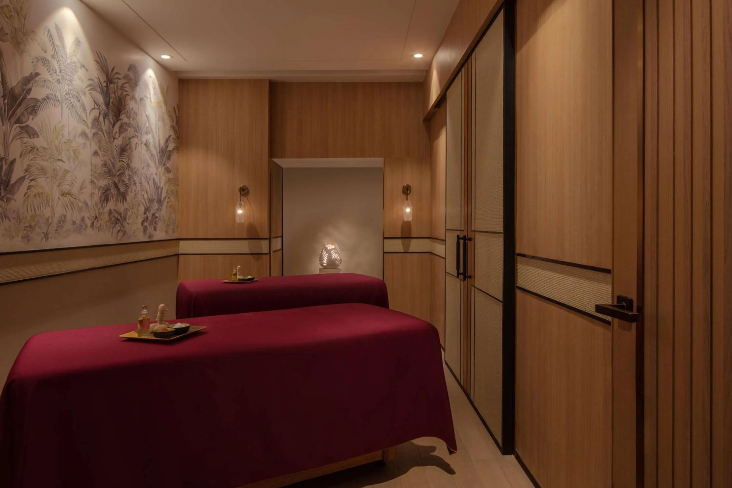 Spa and wellness centre/facilities, Bed in Hyatt Regency Trivandrum