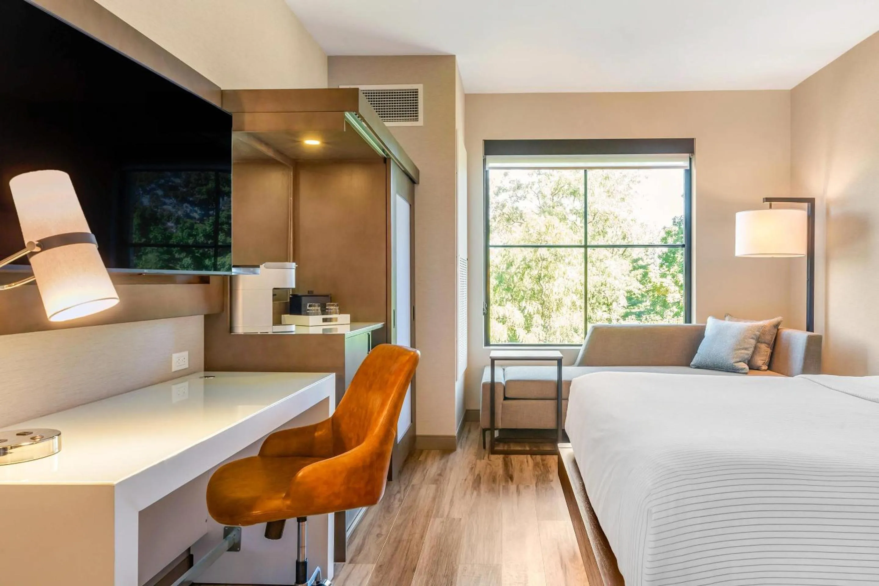 Bedroom, Bed in Cambria Hotel New Haven University Area