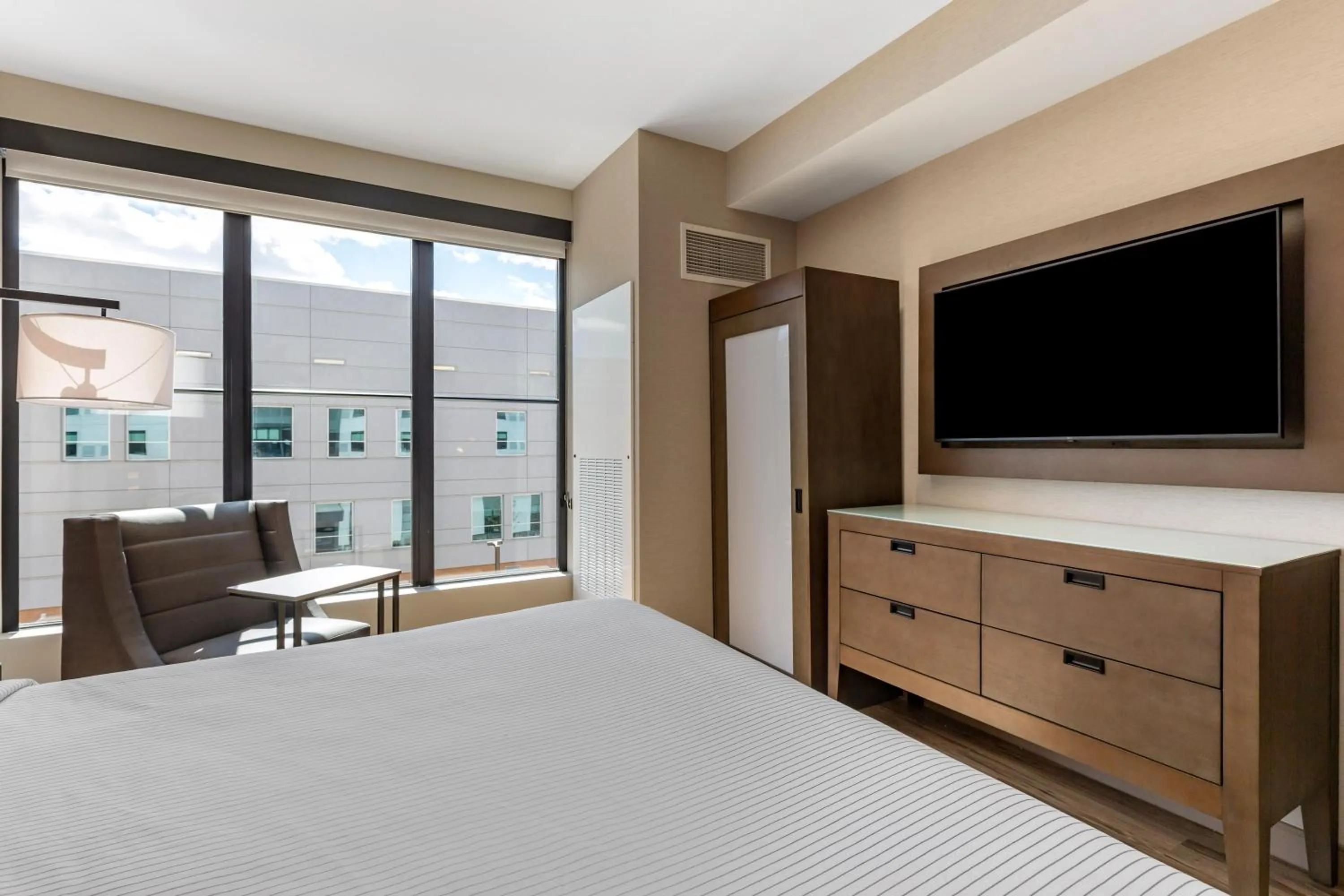 Bed in Cambria Hotel New Haven University Area