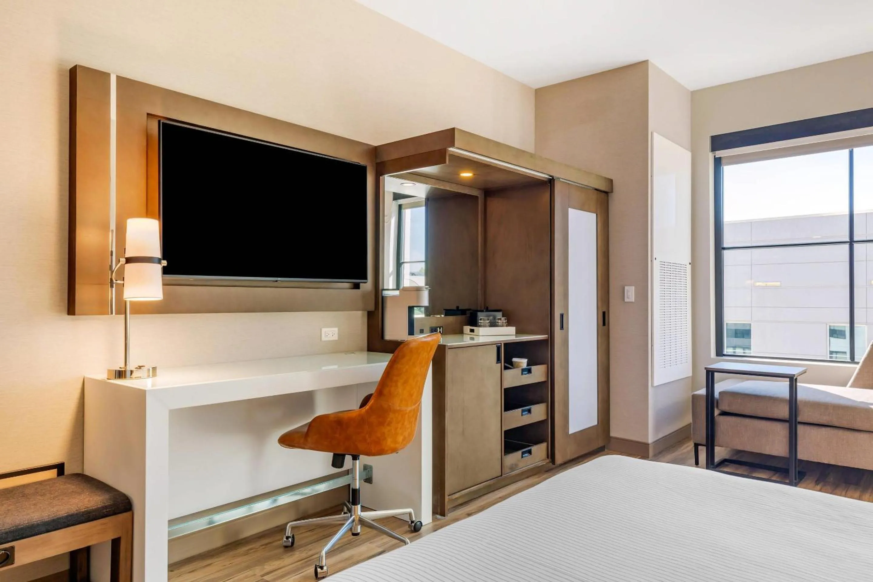 Bedroom, Bed in Cambria Hotel New Haven University Area