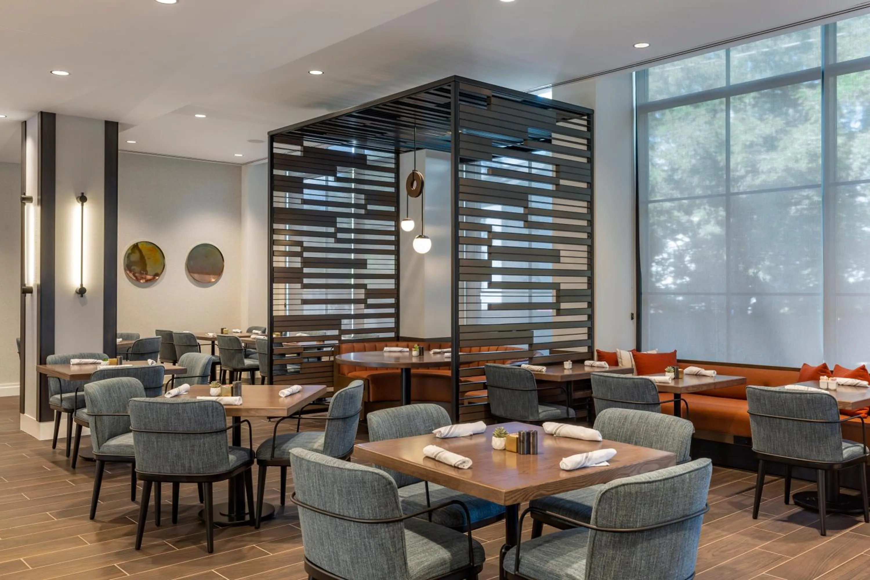 Restaurant/places to eat in Cambria Hotel New Haven University Area