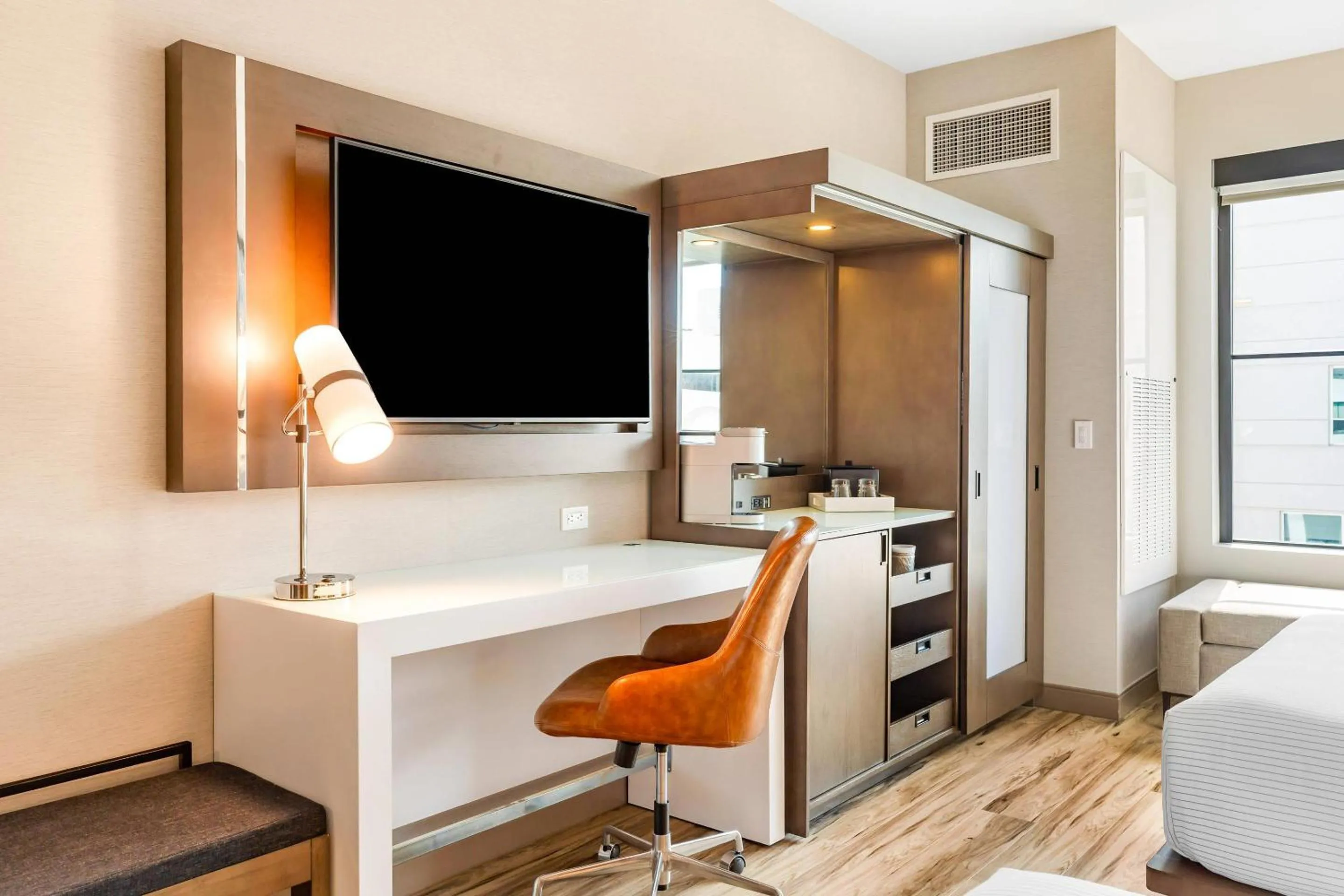 Bedroom, Bed in Cambria Hotel New Haven University Area