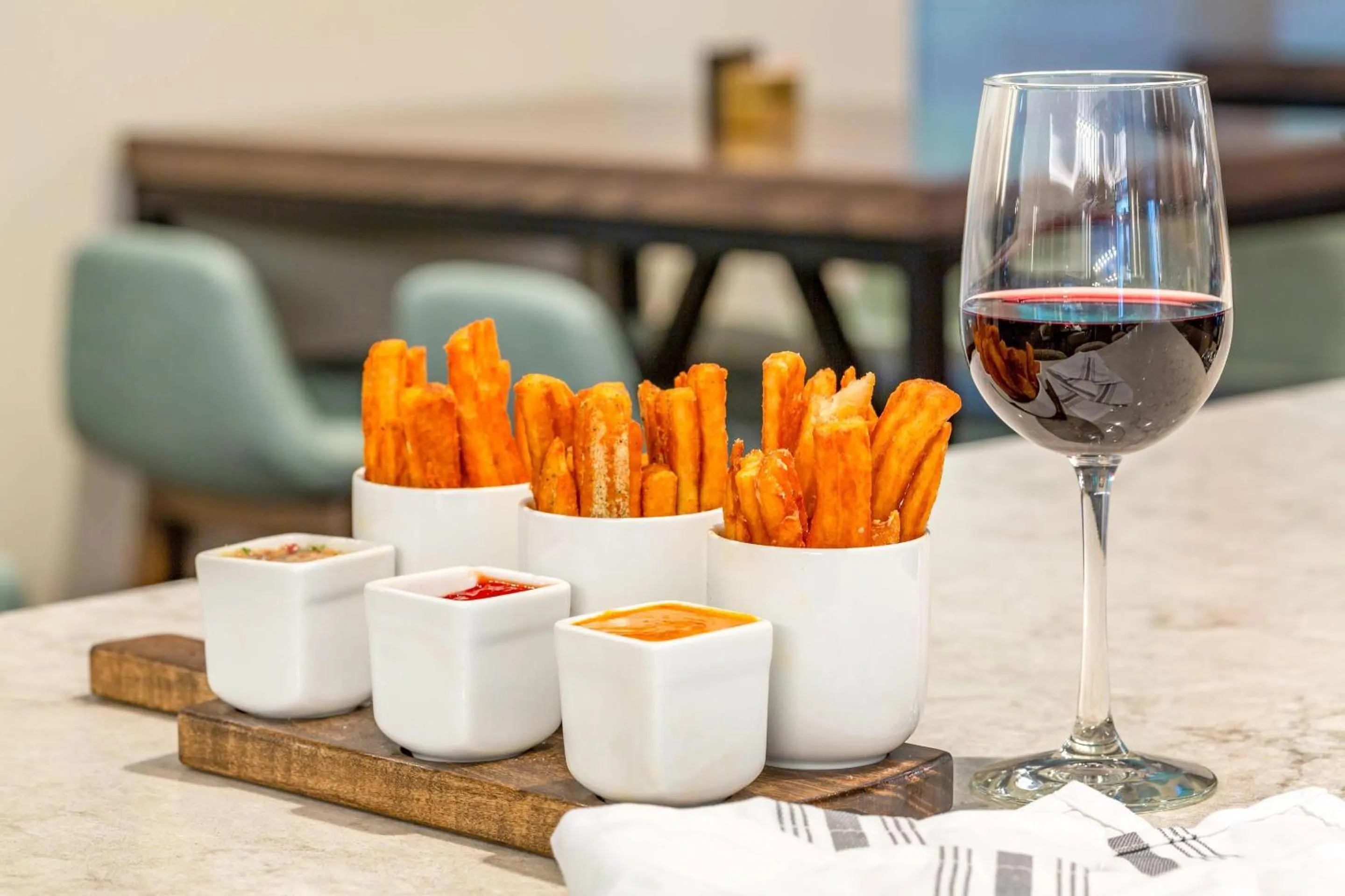 Restaurant/places to eat in Cambria Hotel New Haven University Area