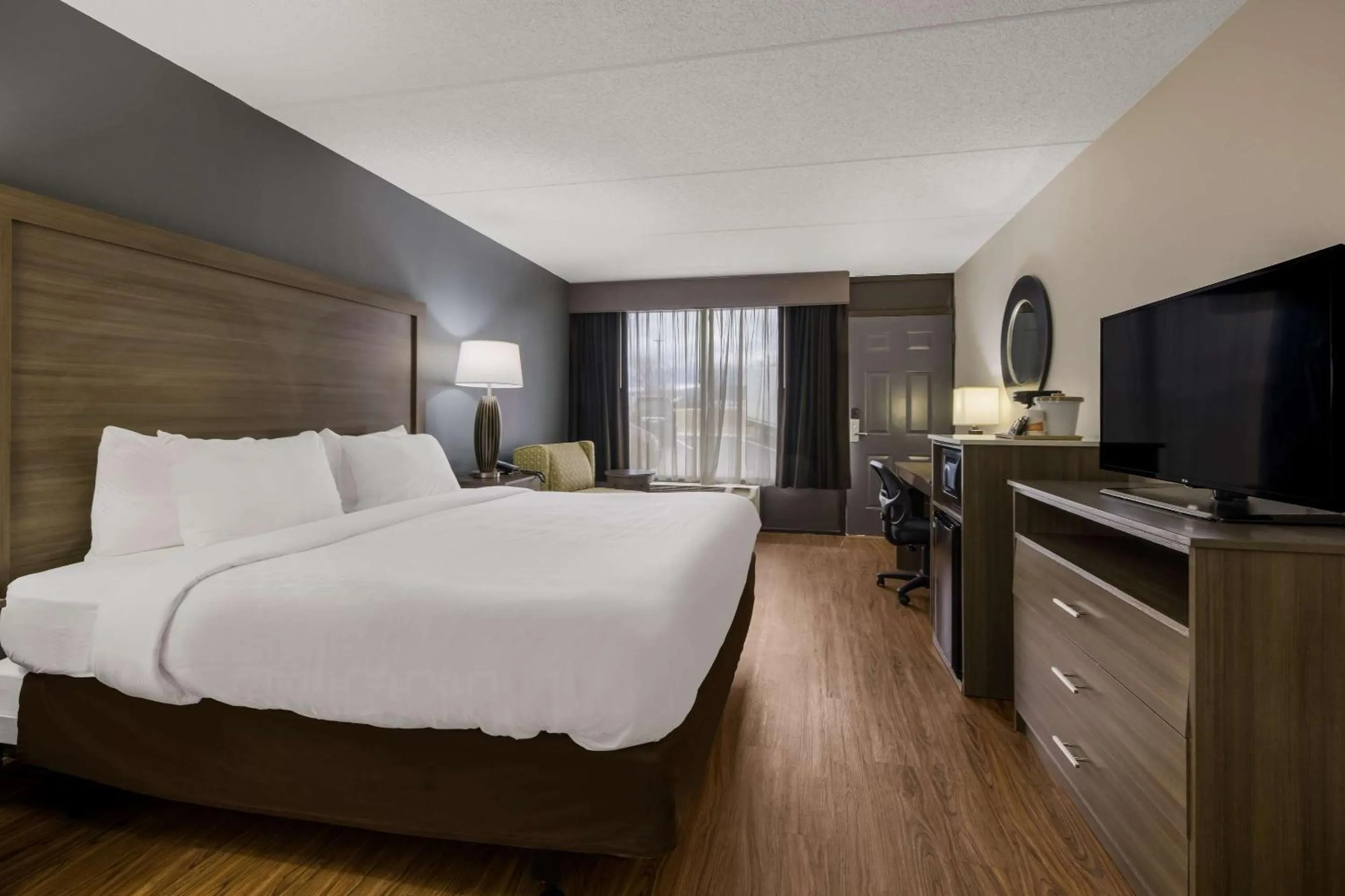 Bedroom, Bed in Quality Inn Asheville Airport