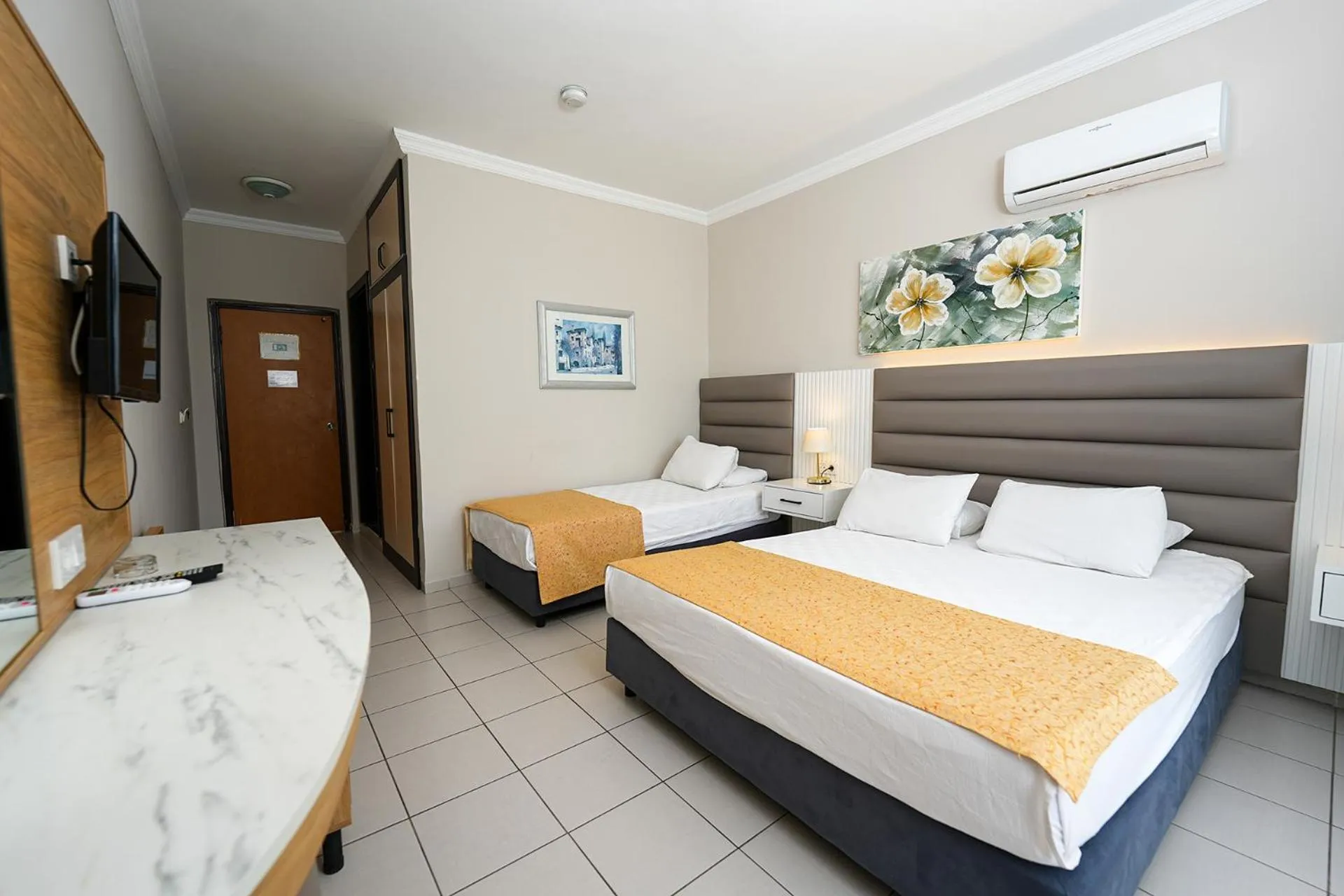 Bed in Side Beach Club