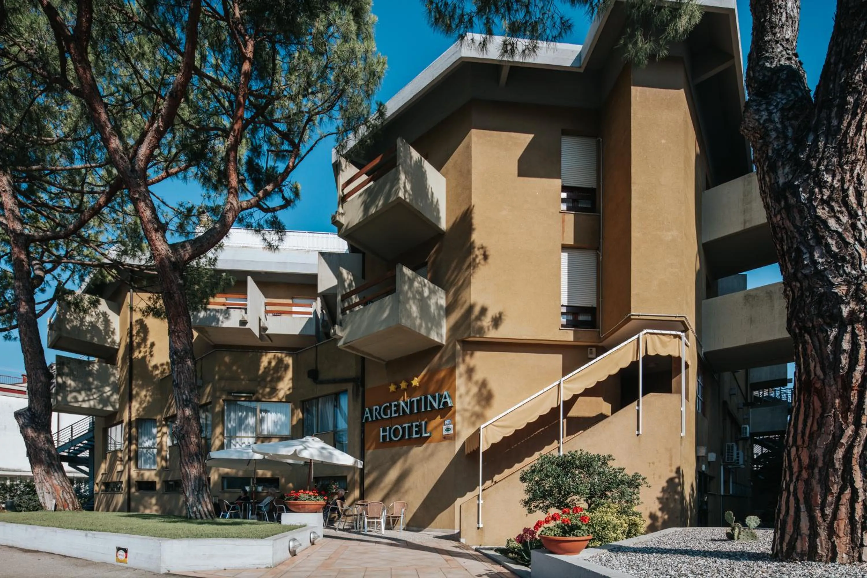 Facade/entrance in Hotel Argentina