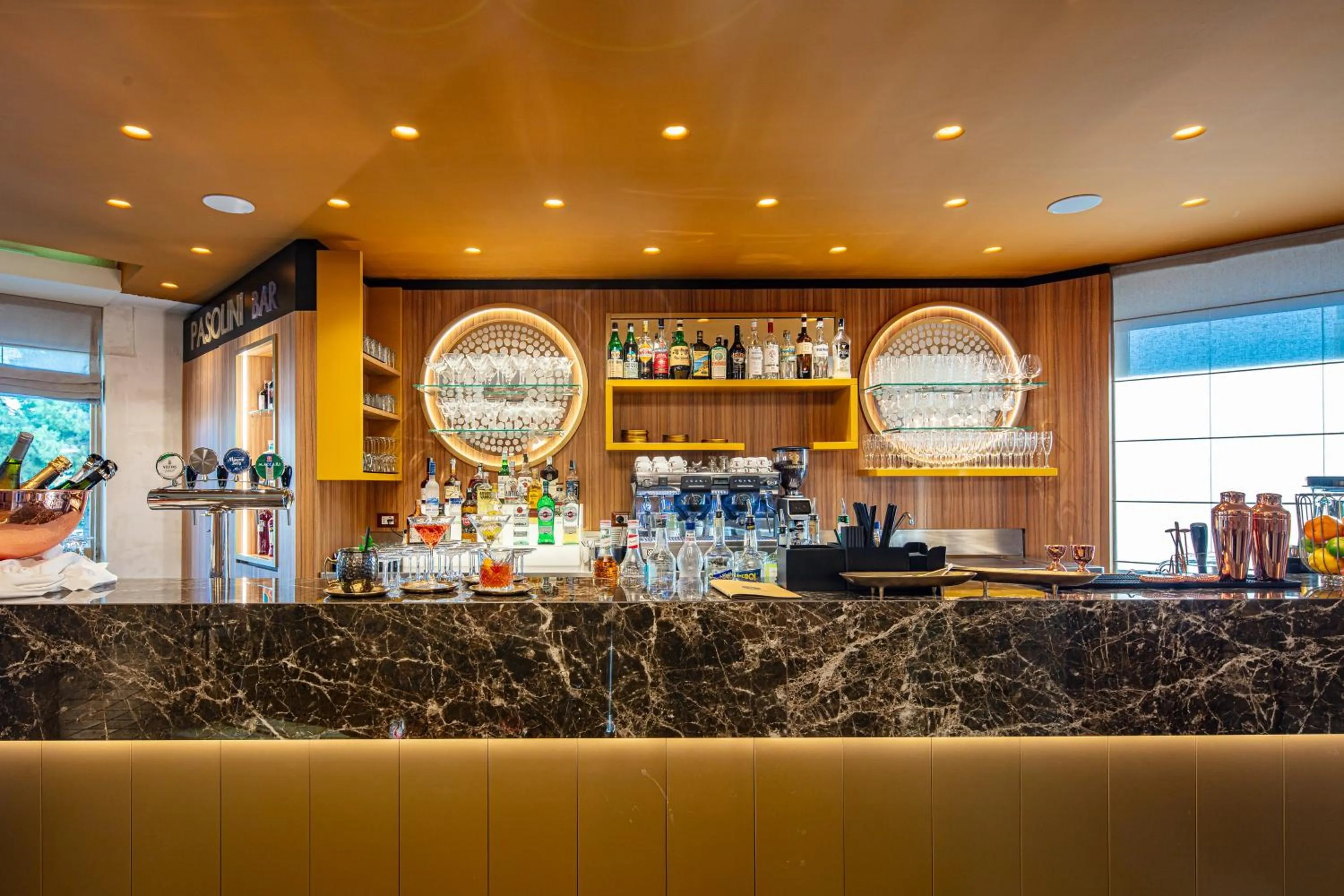 Restaurant/places to eat in Hotel Argentina