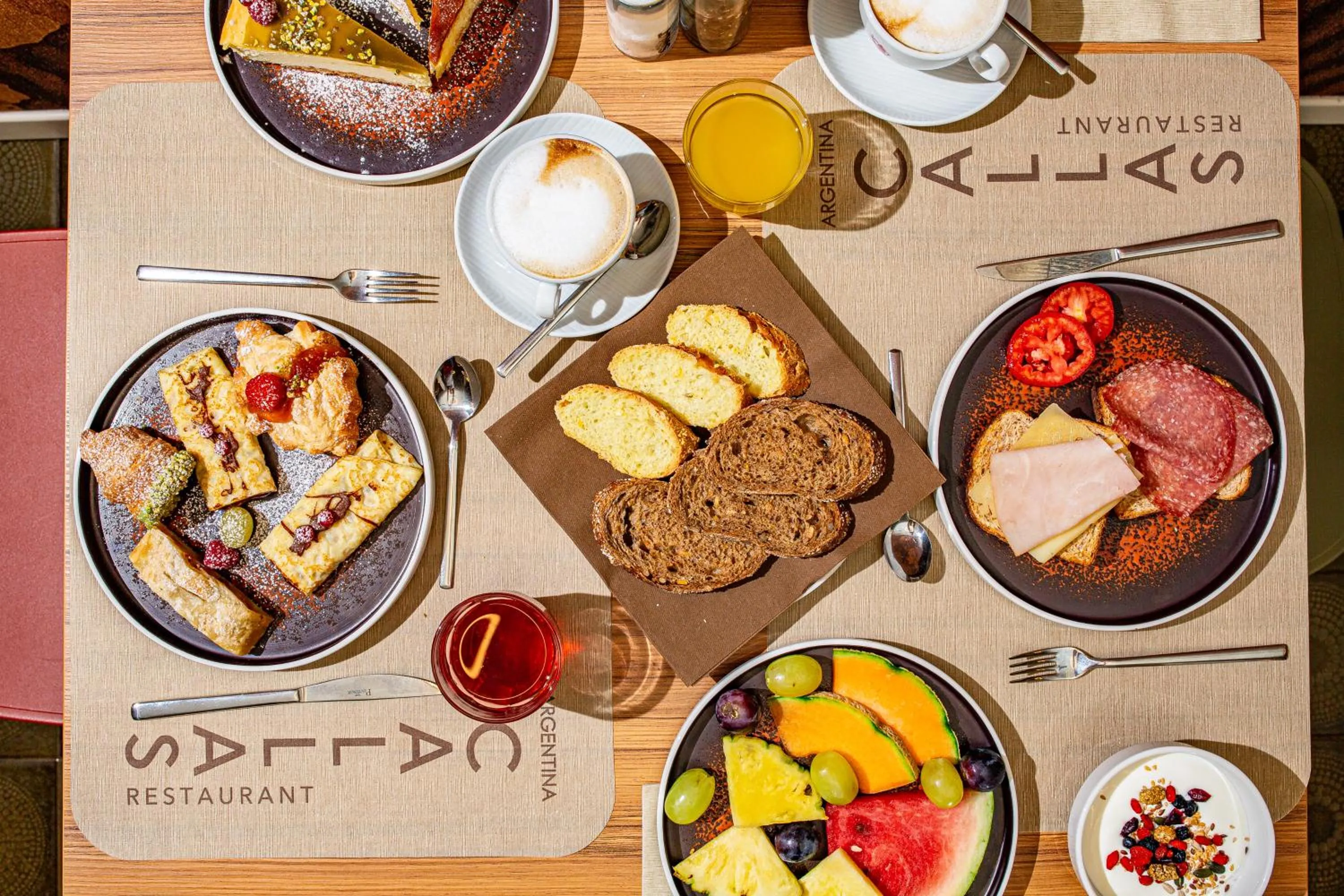 Restaurant/places to eat in Hotel Argentina