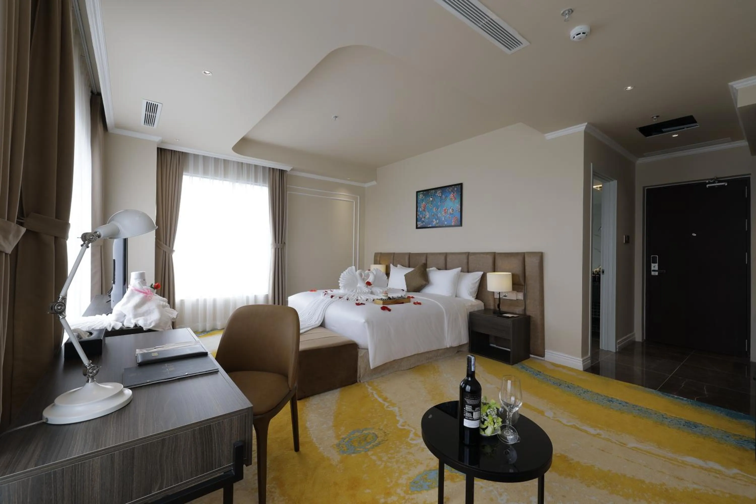 Bed in La Vela Hue Hotel