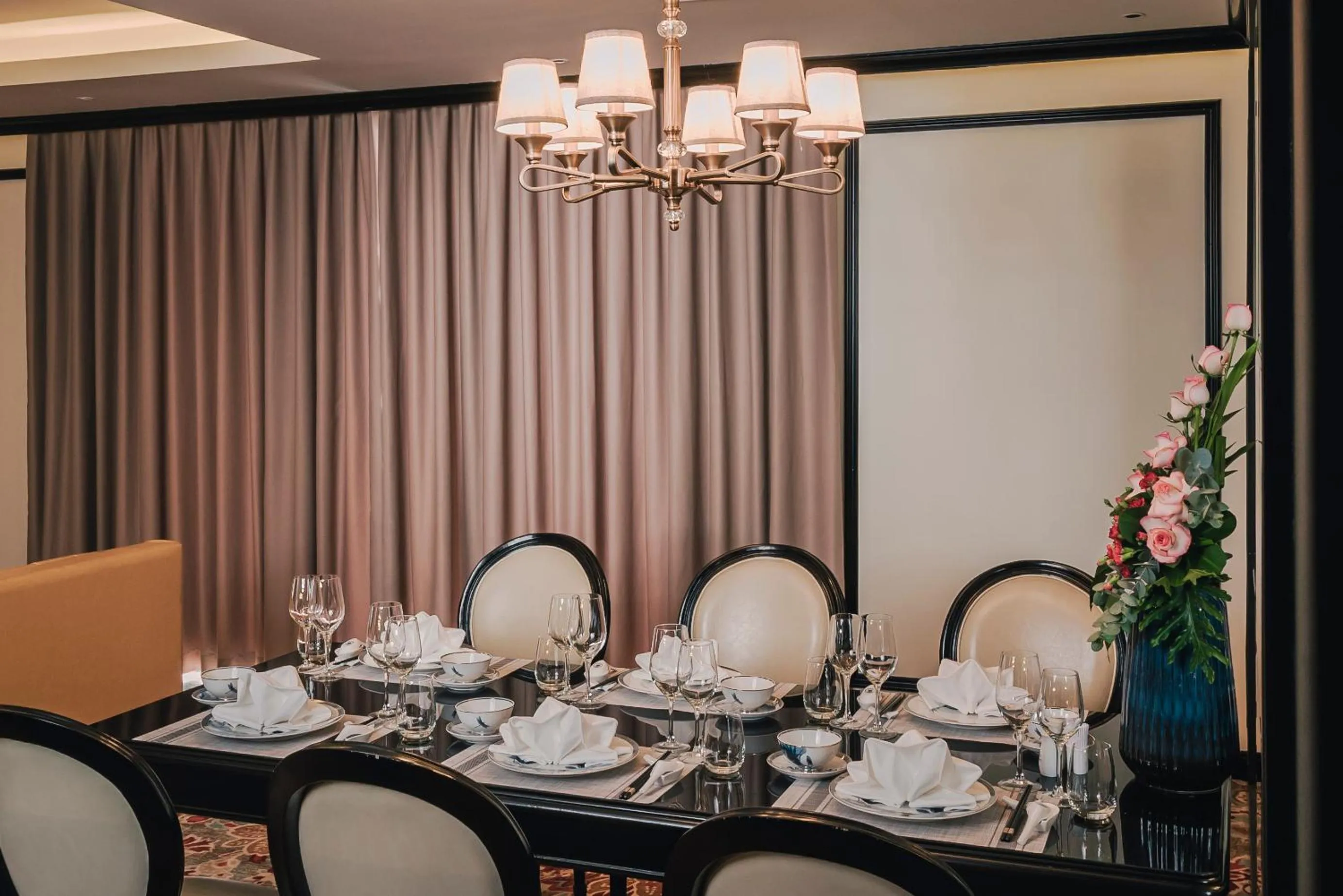 Living room in La Vela Hue Hotel