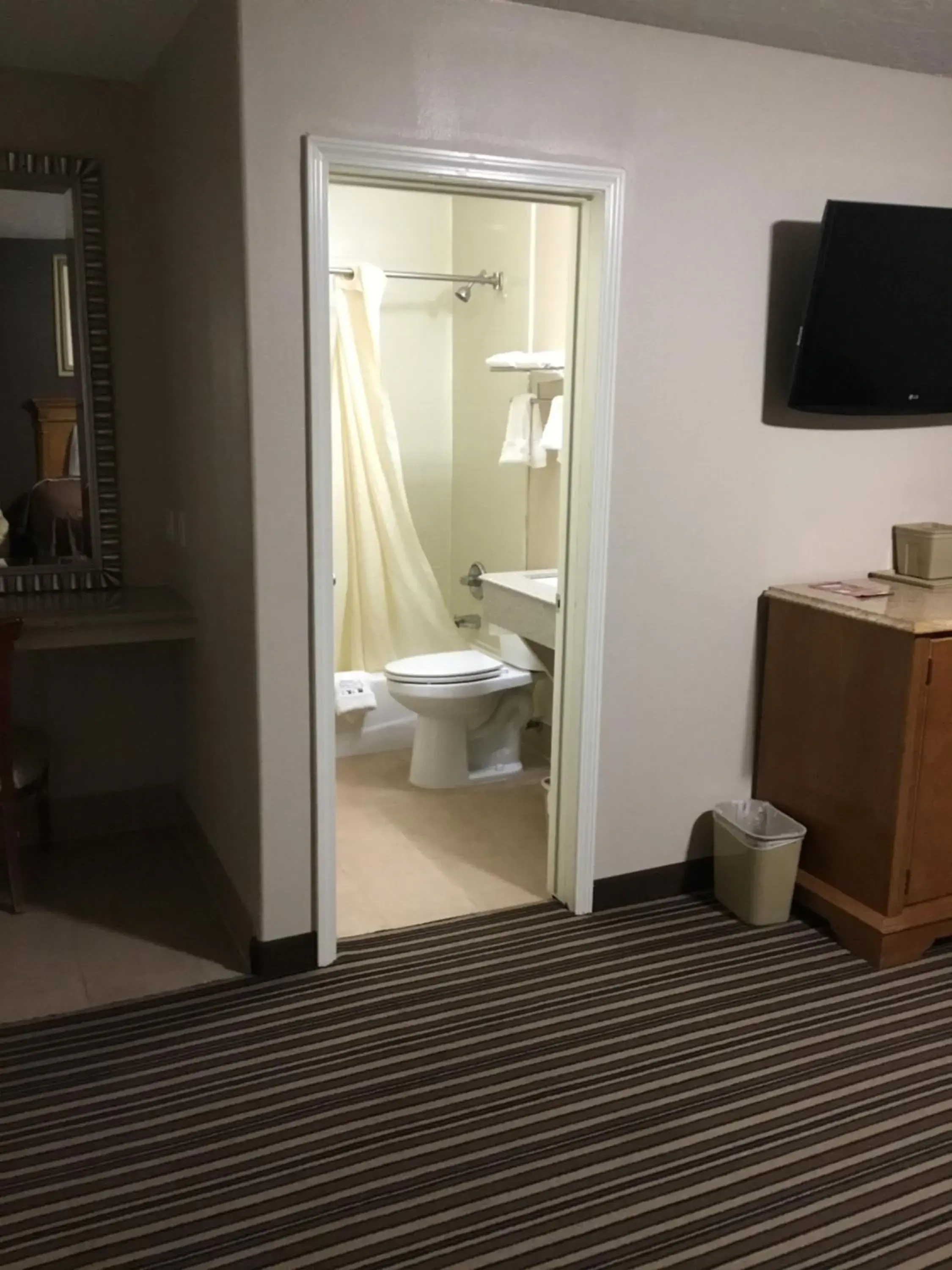 Executive Queen Room with Two Queen Beds - Non-Smoking in Executive Inn Snyder Executive Queen Room with Two Queen Beds - Non-Smoking in Executive Inn Snyder