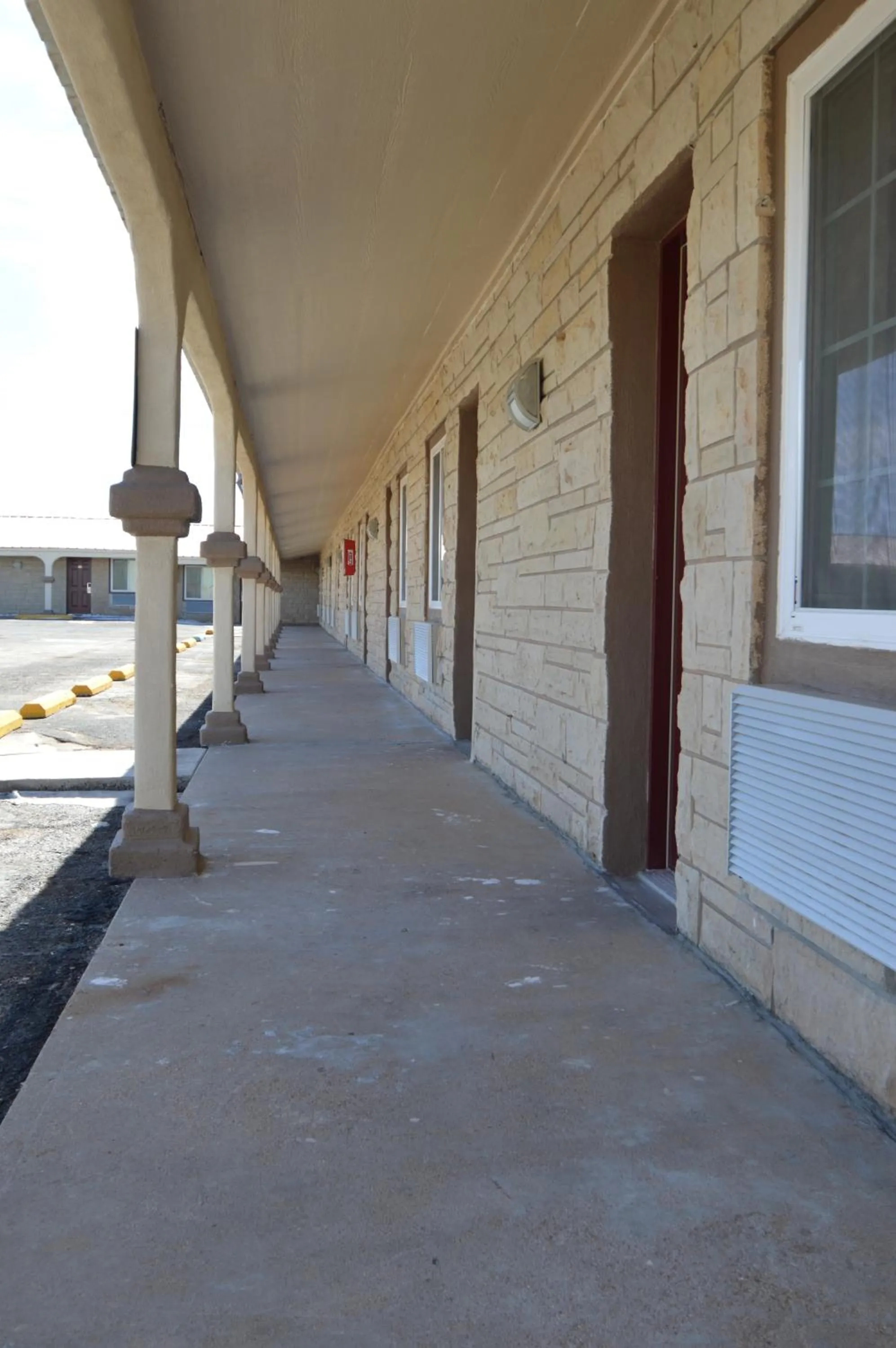 Facade/entrance in Executive Inn Snyder