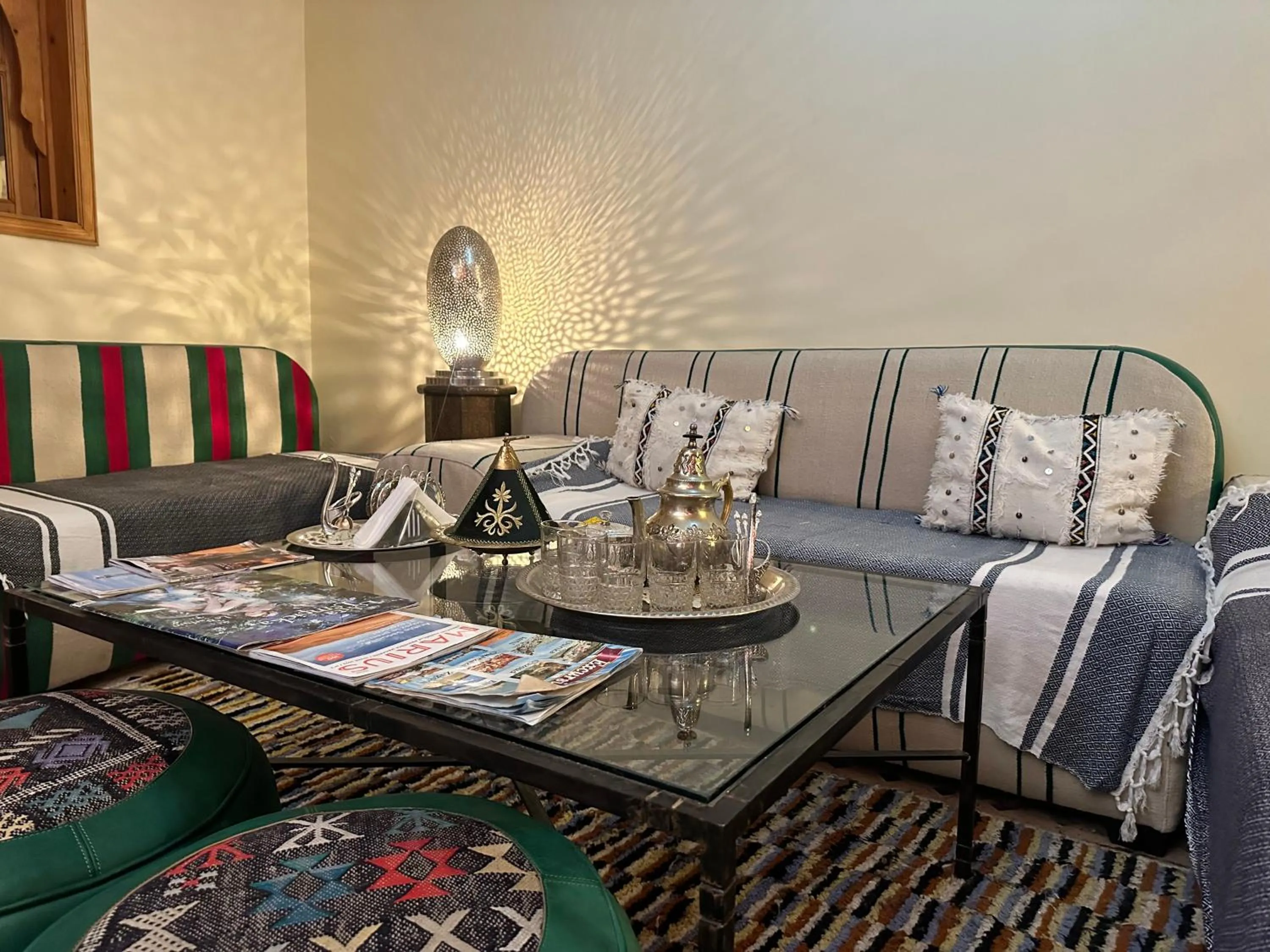 Living room in Riad Les Miroirs