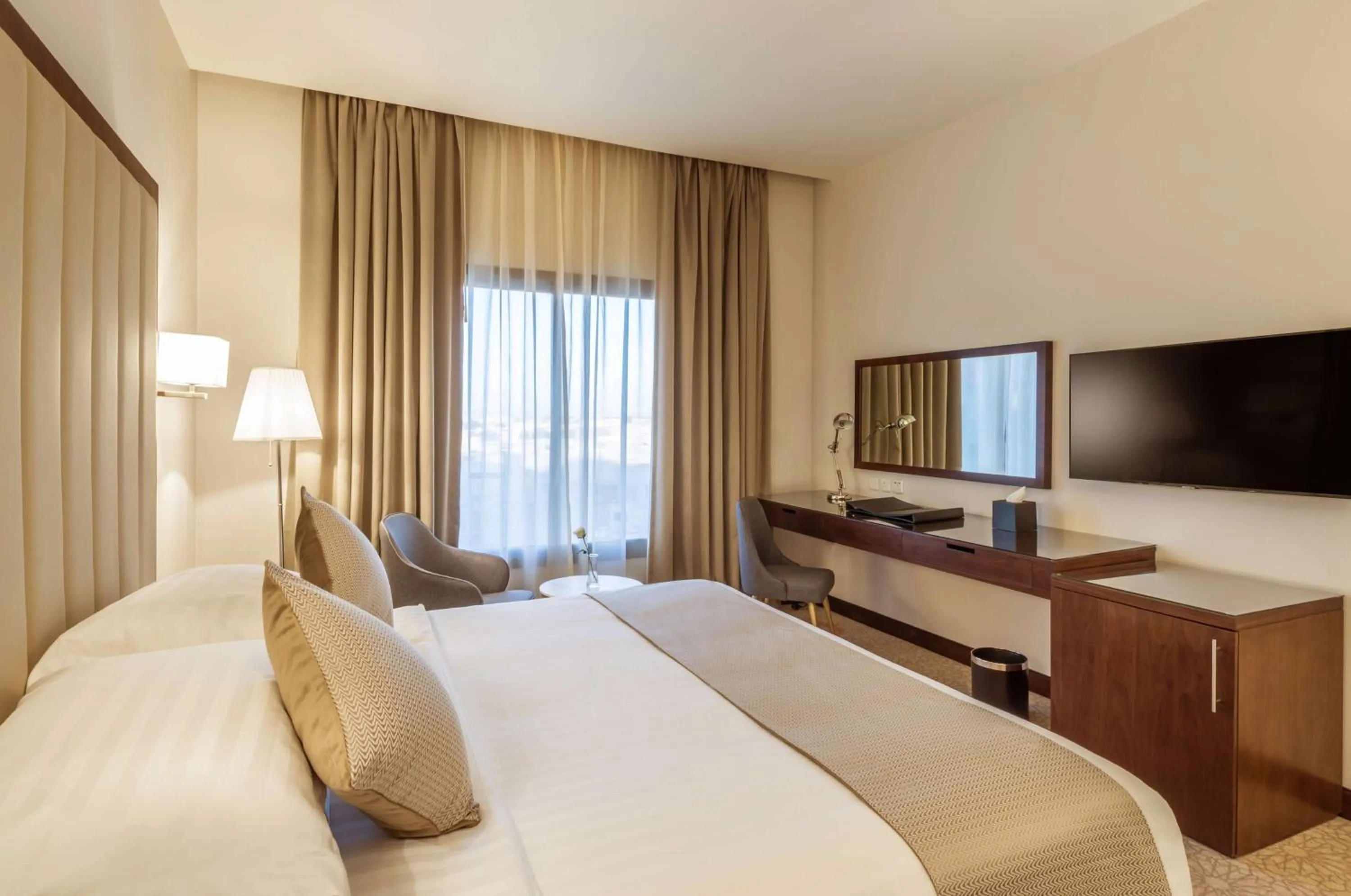 Bedroom, Bed in Best Western Plus Al Qurayyat City Center
