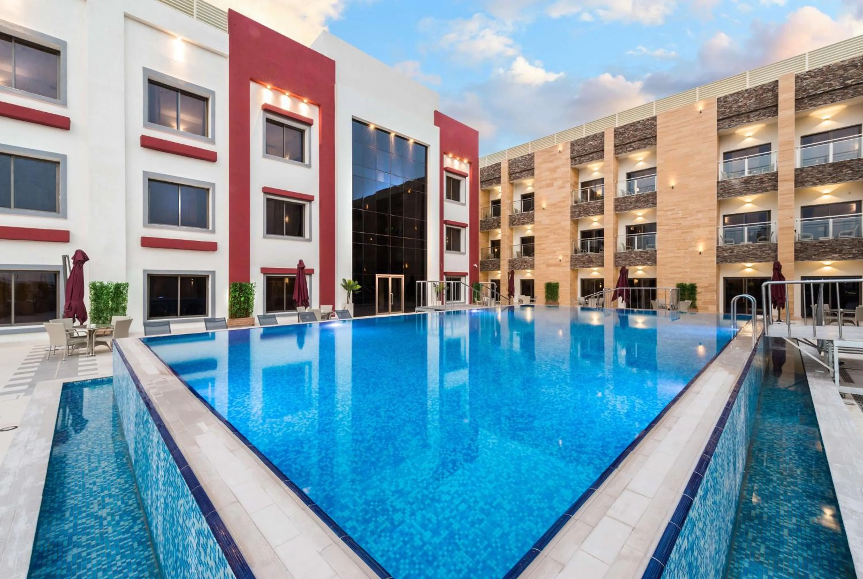 Pool view in Best Western Plus Al Qurayyat City Center