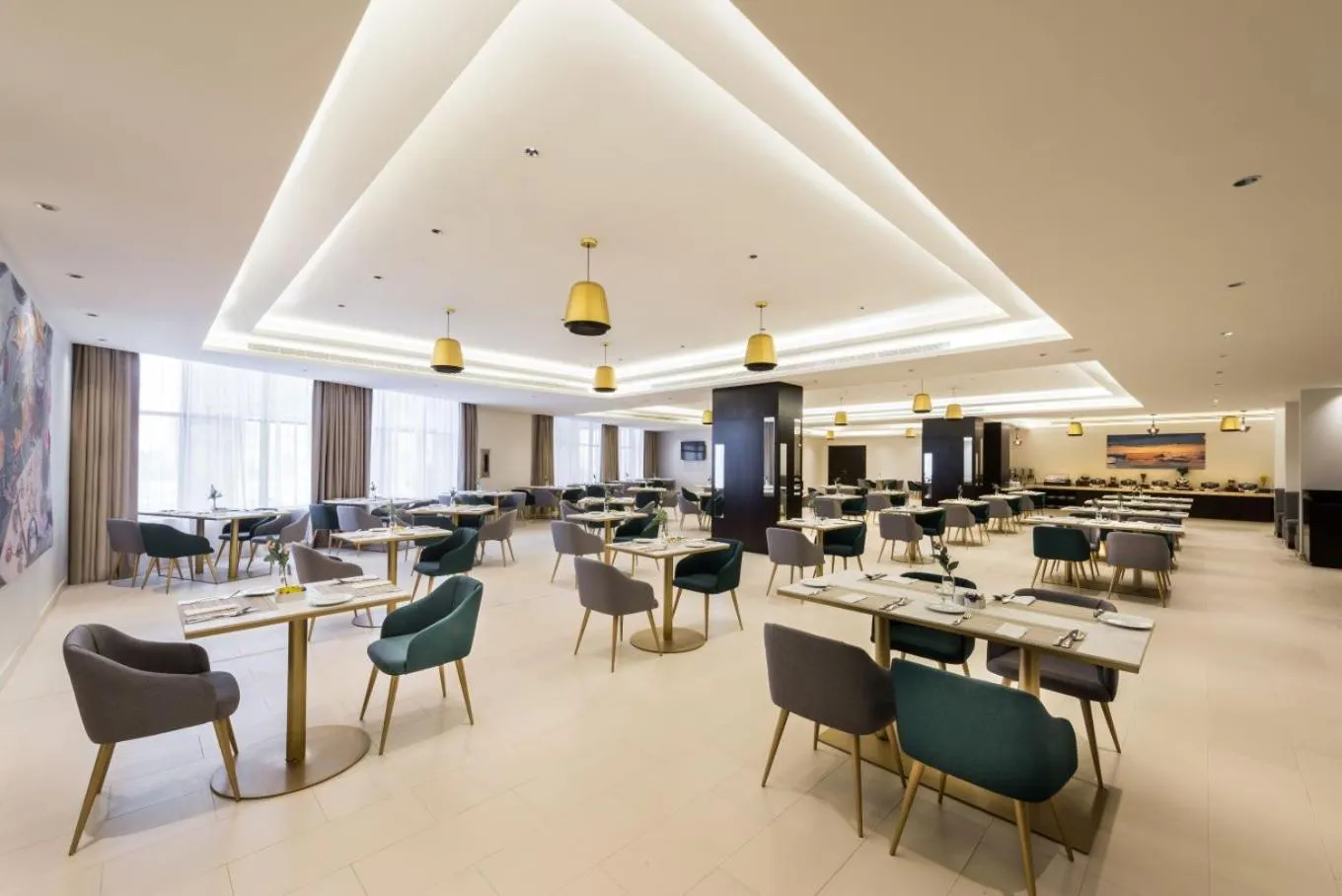 Restaurant/places to eat in Best Western Plus Al Qurayyat City Center