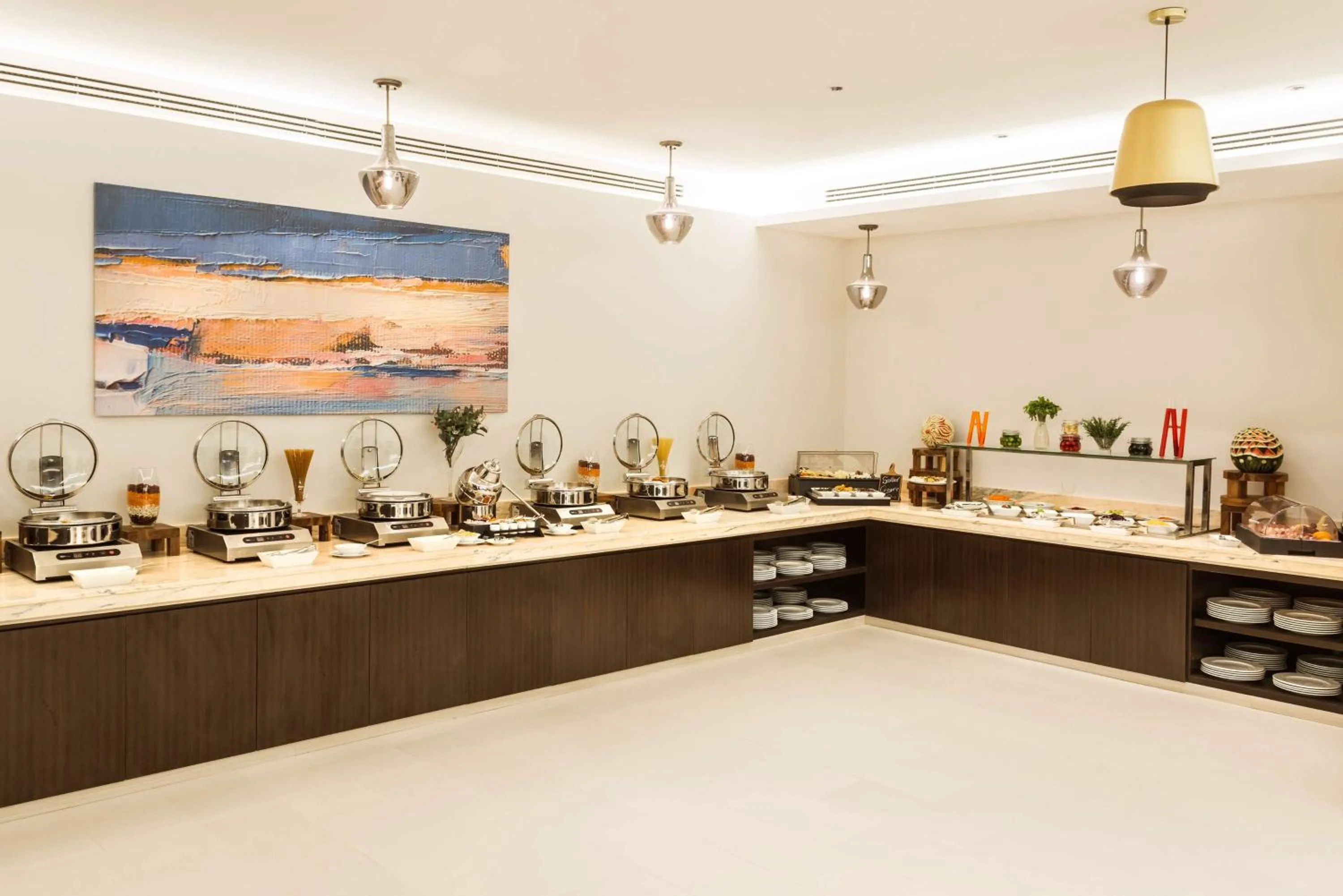 Restaurant/places to eat in Best Western Plus Al Qurayyat City Center