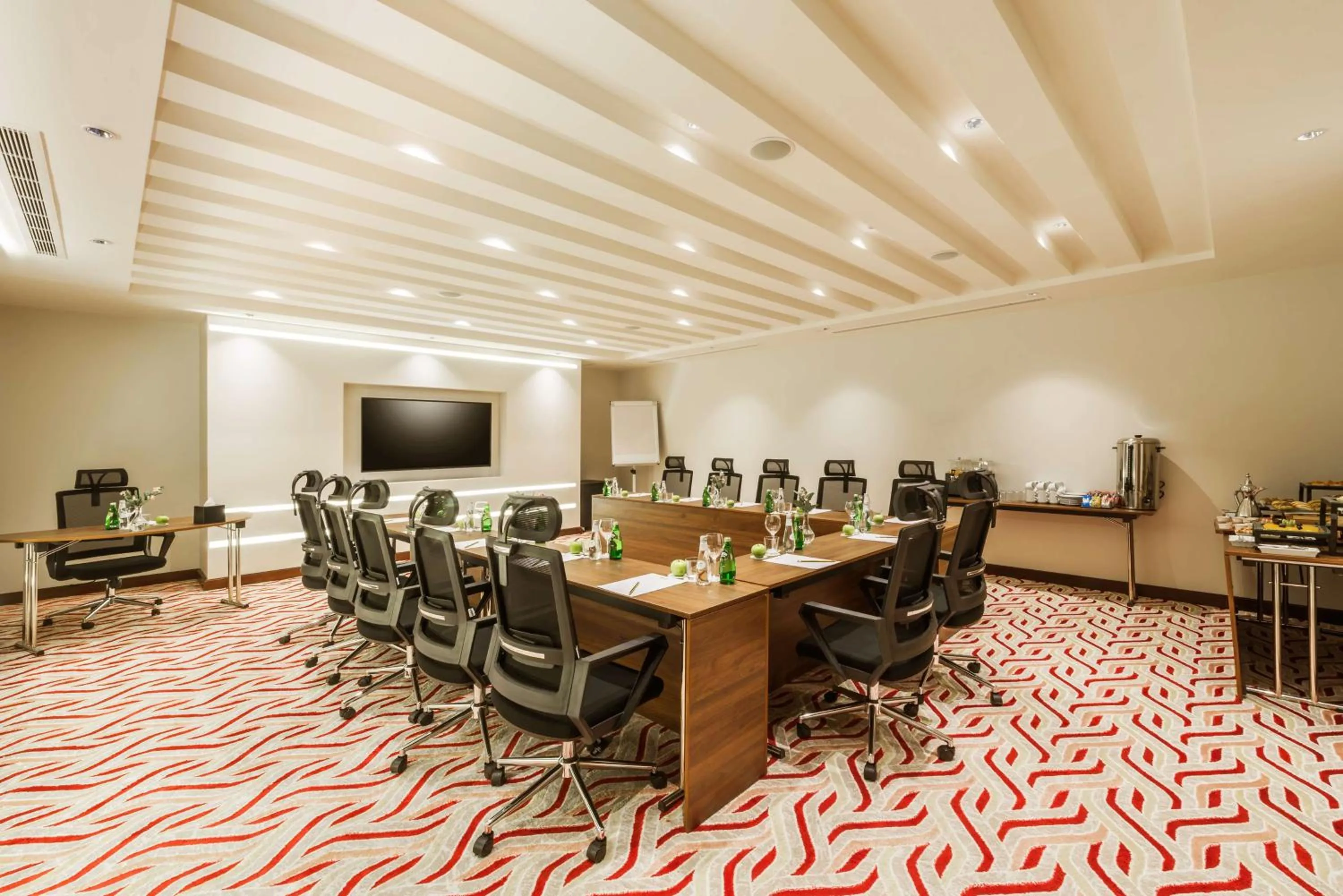 Meeting/conference room in Best Western Plus Al Qurayyat City Center