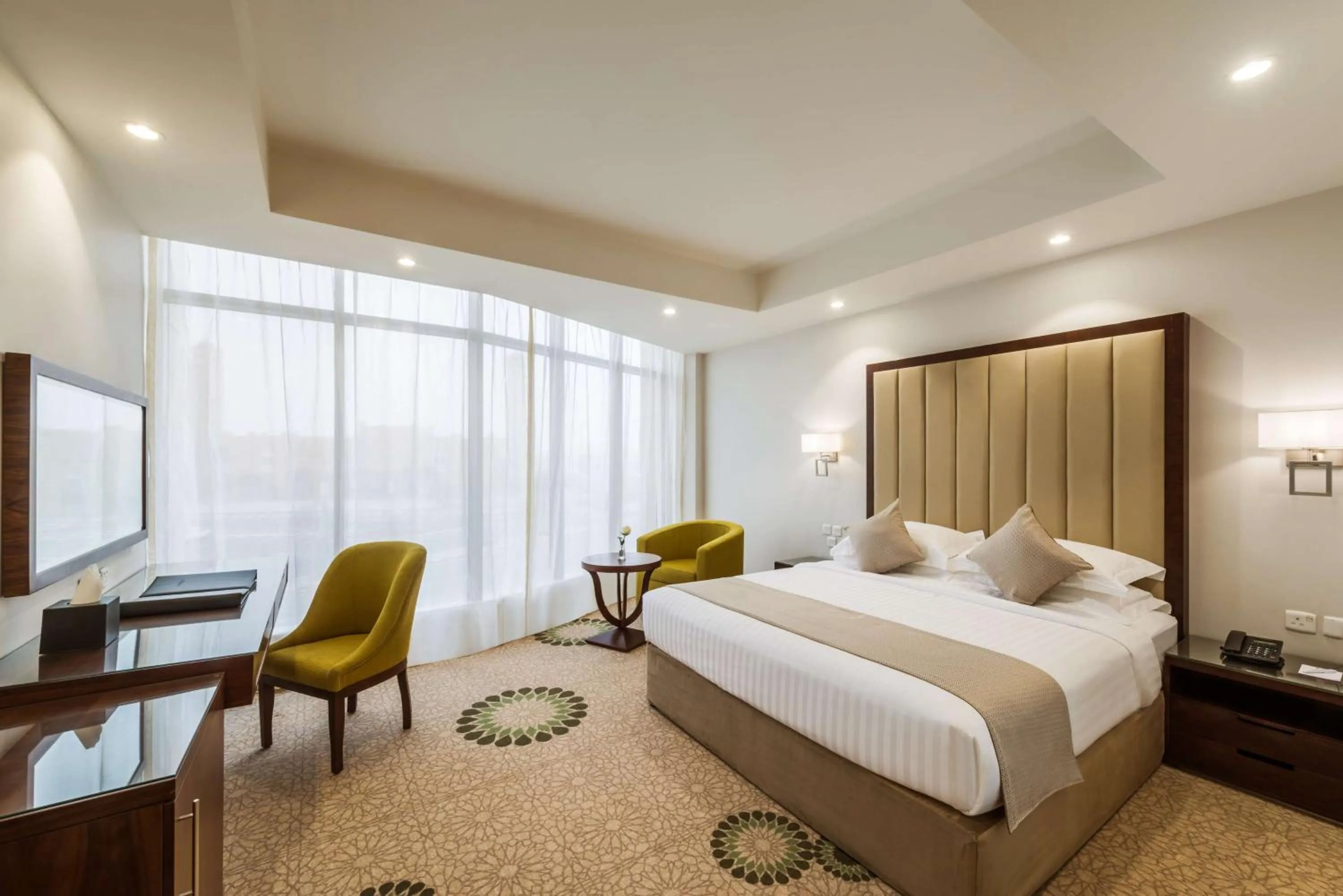 Photo of the whole room, Bed in Best Western Plus Al Qurayyat City Center