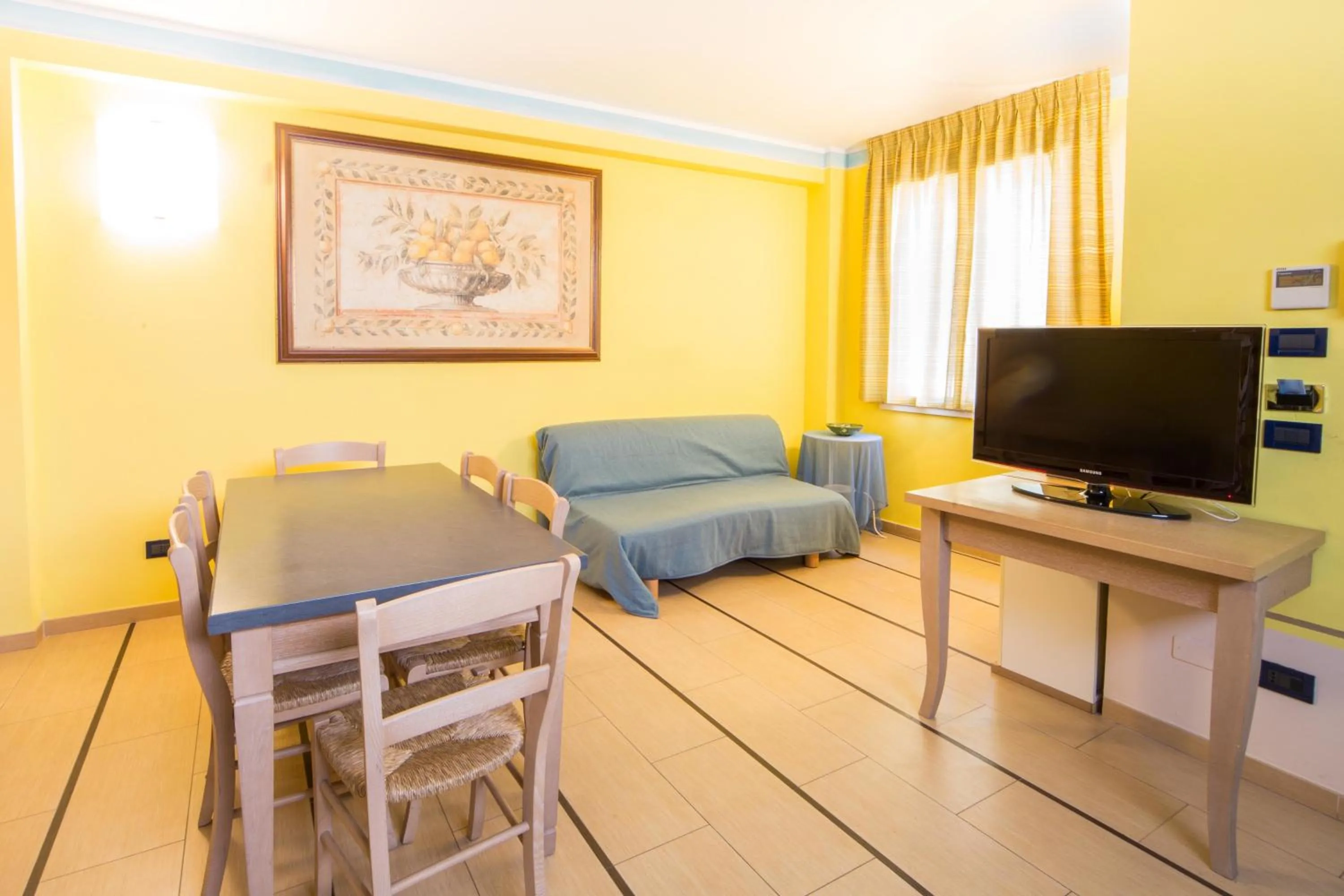 Photo of the whole room in World Village Apartments