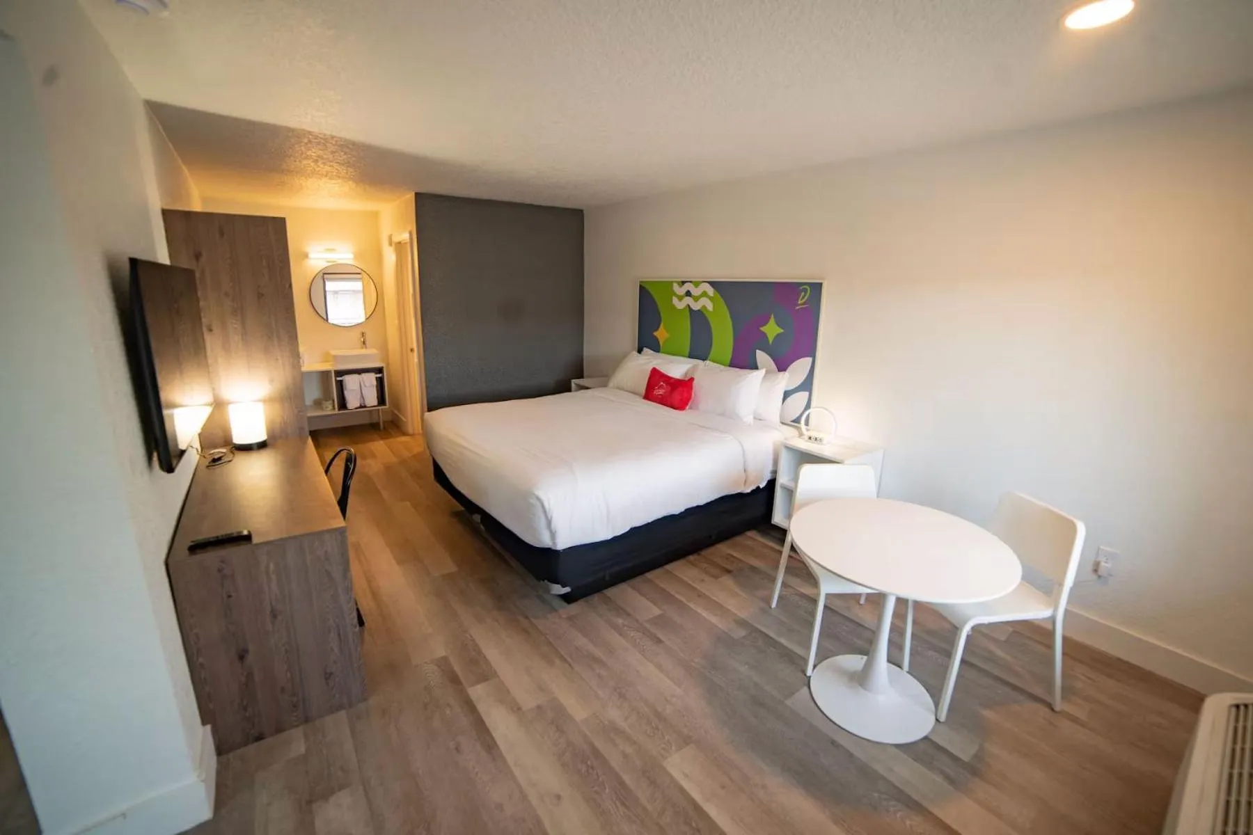 Bed in Baymont by Wyndham Jacksonville Airport