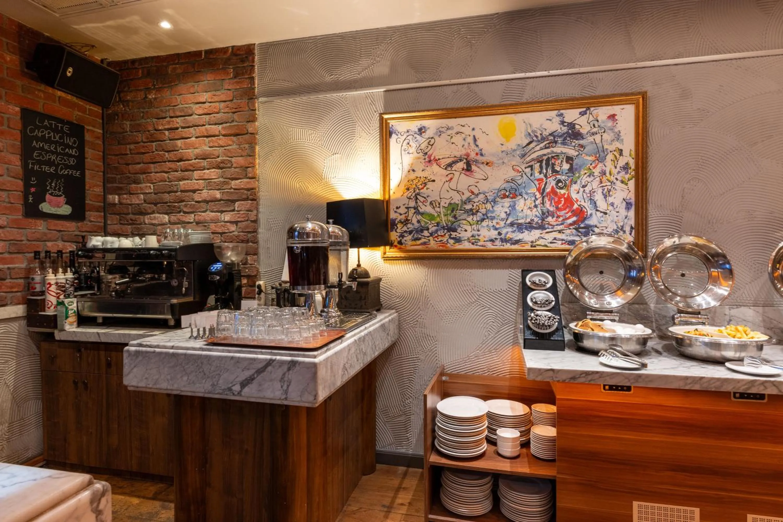 Coffee/tea facilities in Pera Tulip Hotel & Spa