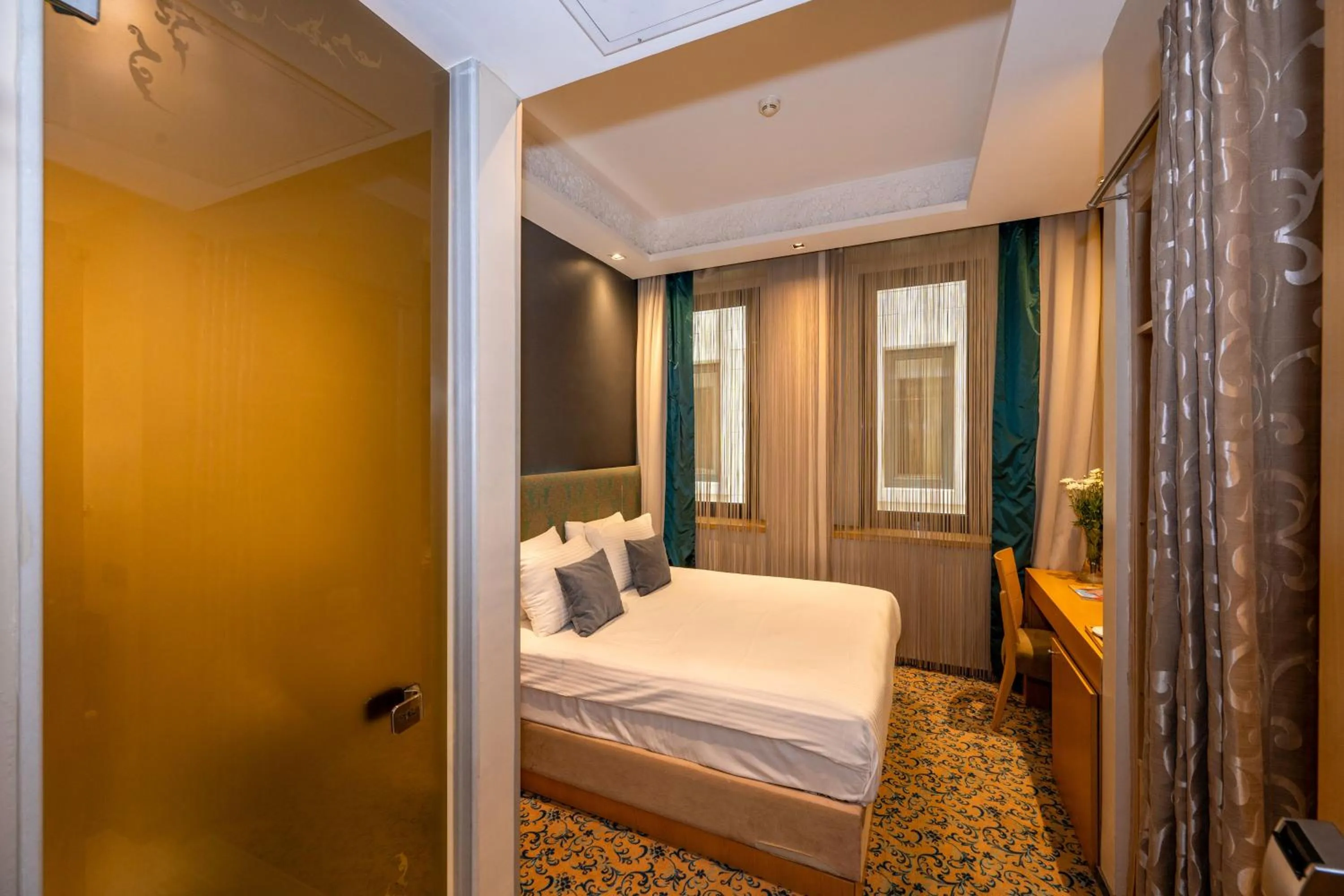 Photo of the whole room, Bed in Pera Tulip Hotel & Spa