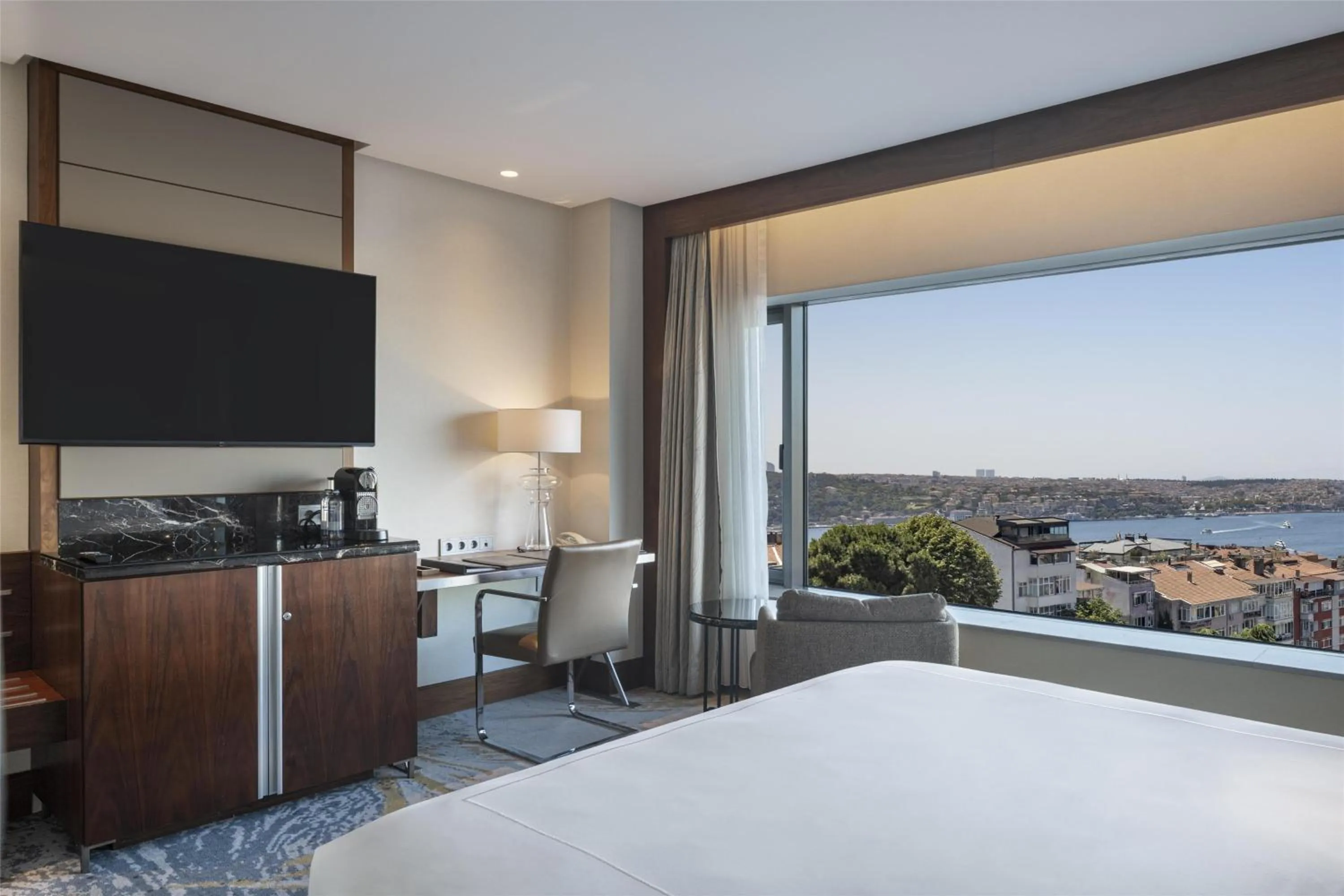 Bed in Conrad Istanbul Bosphorus