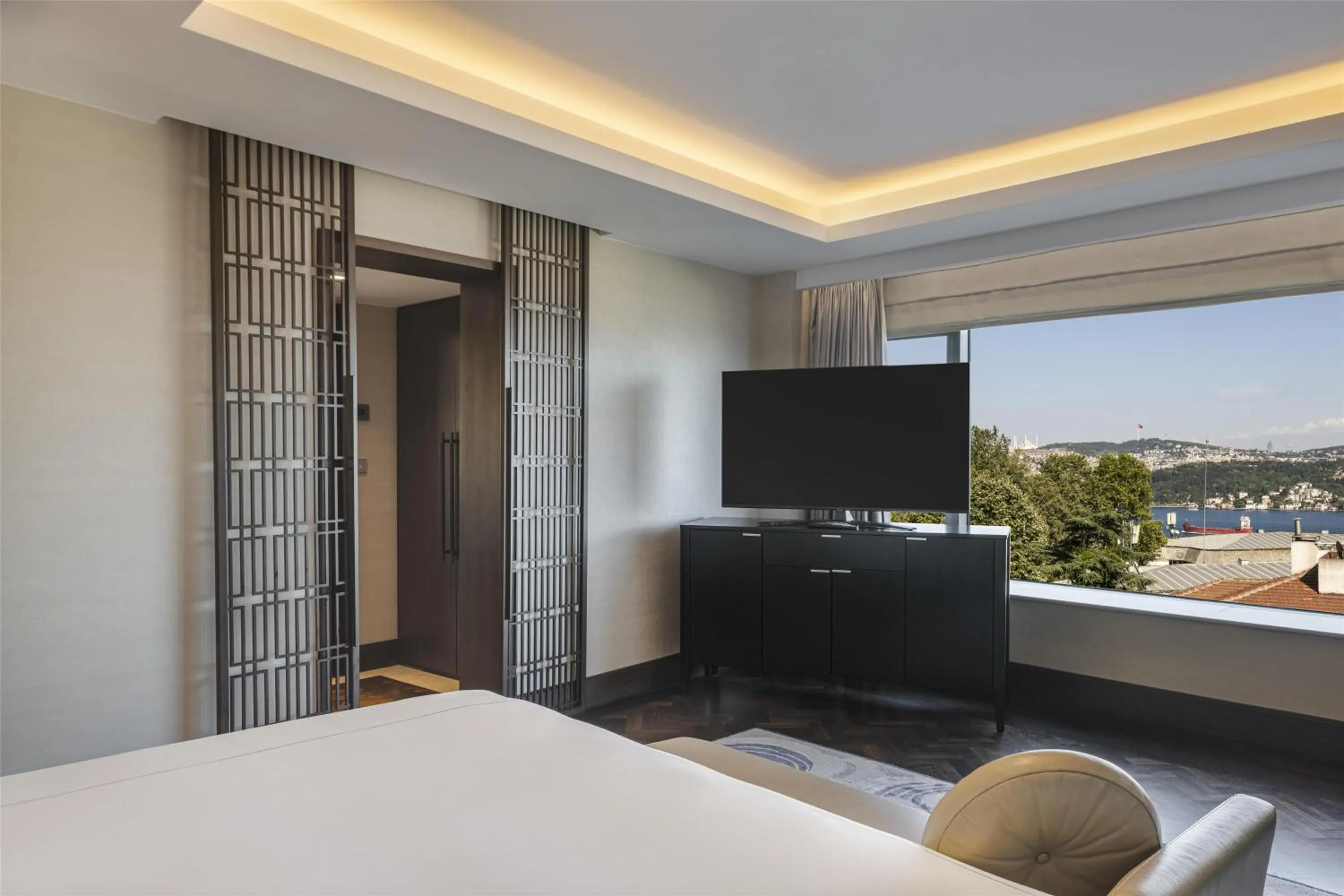 Bed in Conrad Istanbul Bosphorus