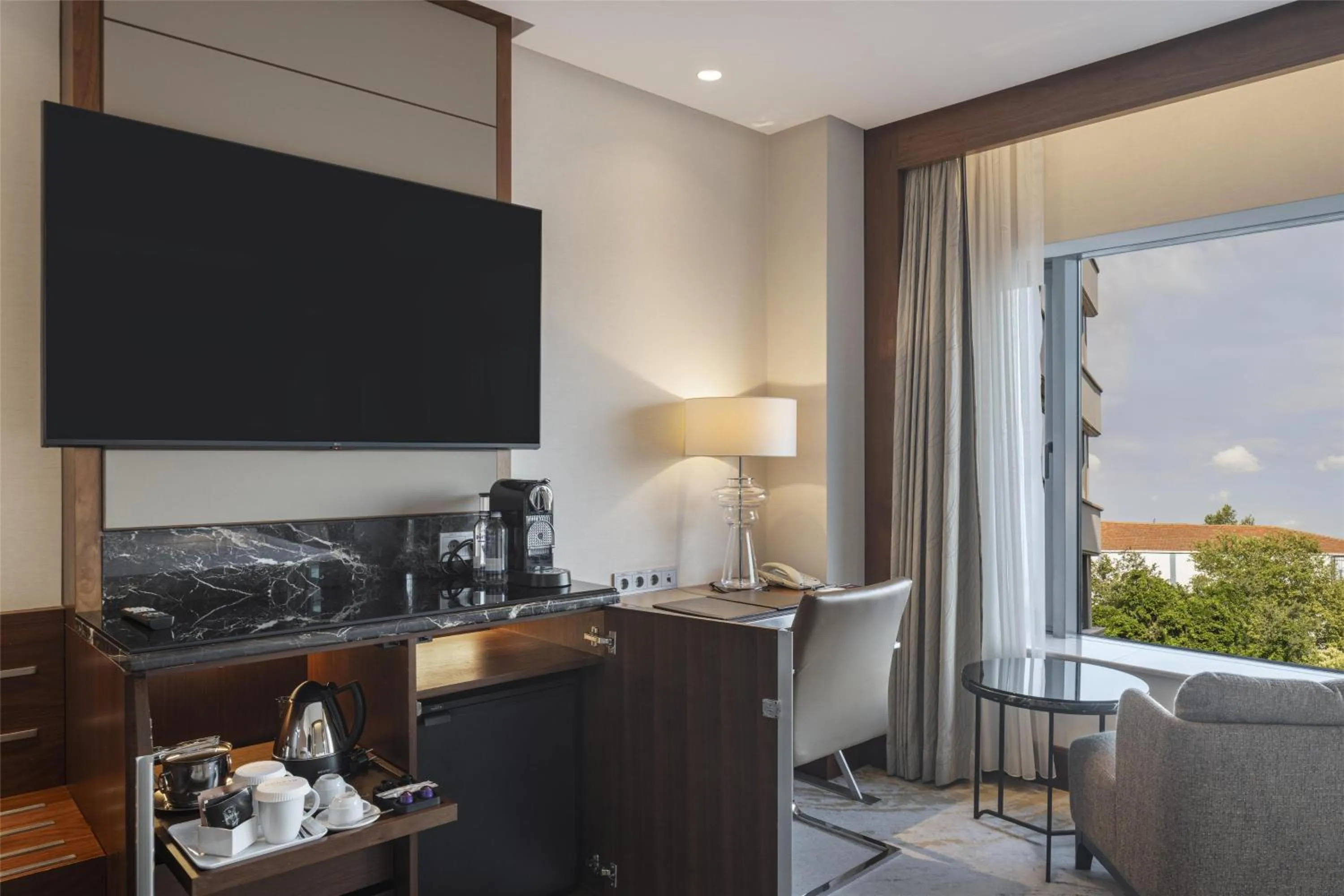 Bedroom in Conrad Istanbul Bosphorus