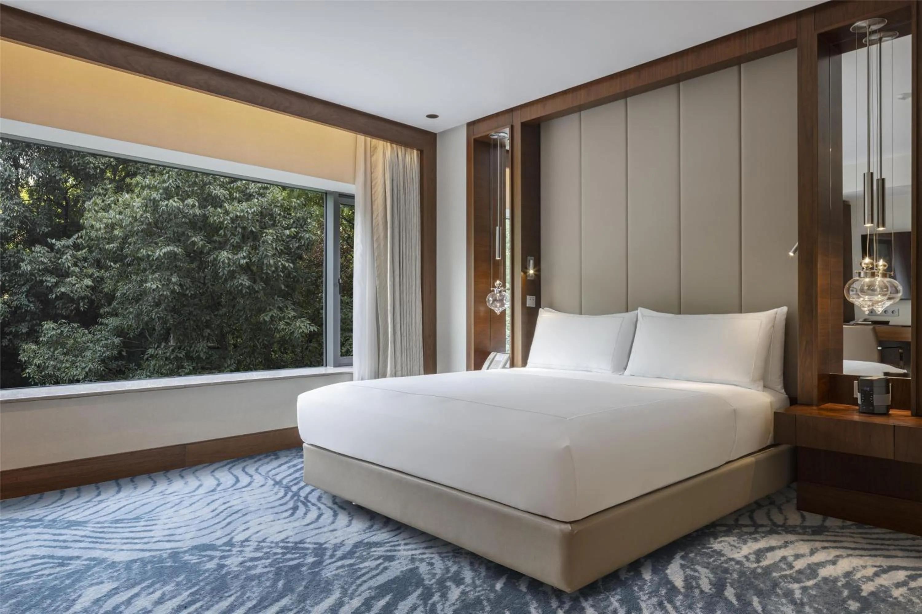 Bed in Conrad Istanbul Bosphorus