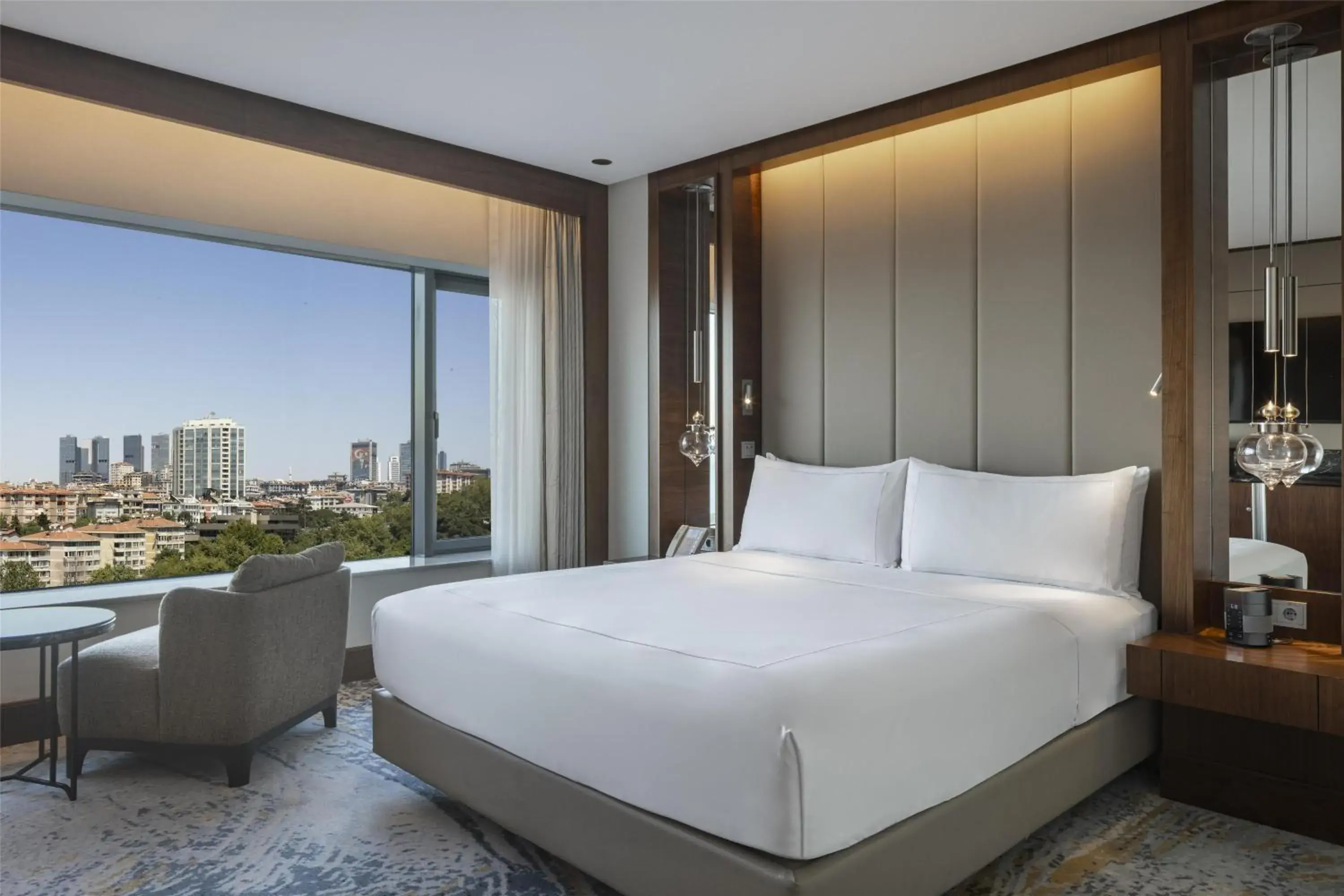 Deluxe King Room with Park View in Conrad Istanbul Bosphorus Deluxe King Room with Park View in Conrad Istanbul Bosphorus