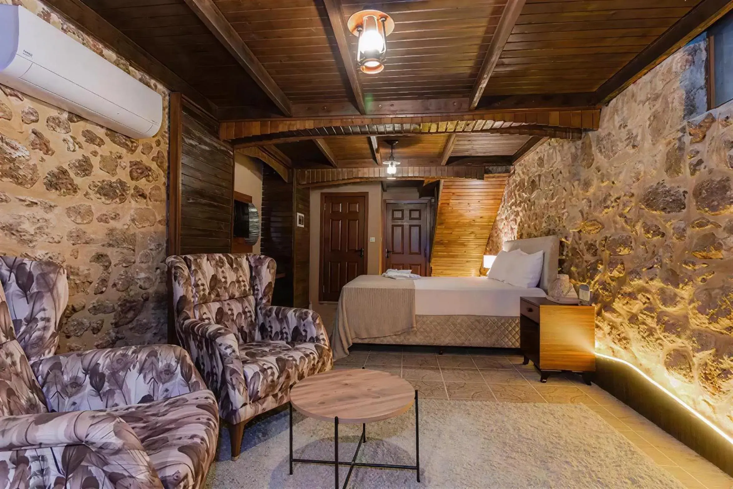 Deluxe Double Room in Casa Maria Hotel Deluxe Double Room in Casa Maria Hotel