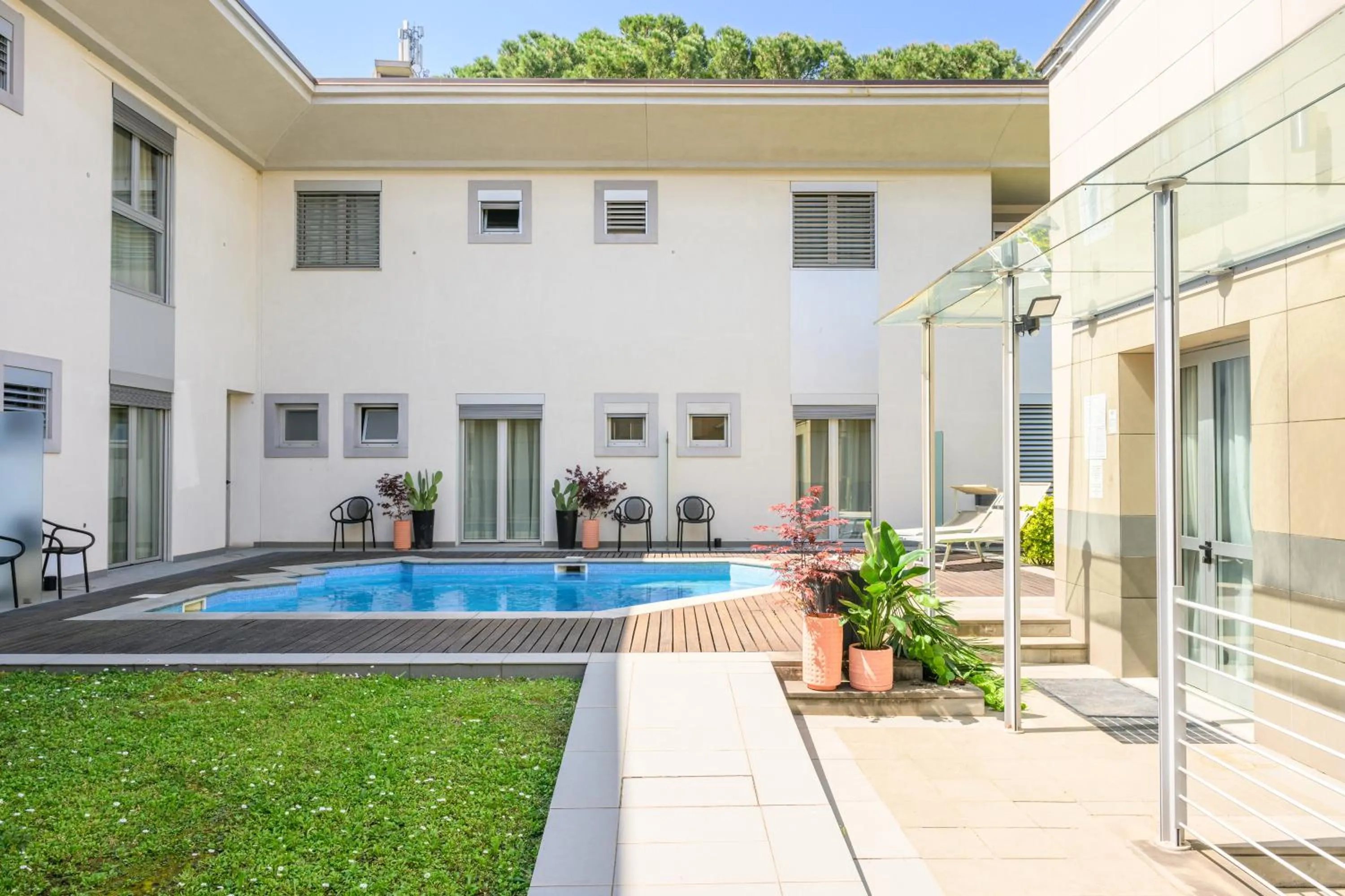 Pool view in JOIVY Together Florence Urban Resort