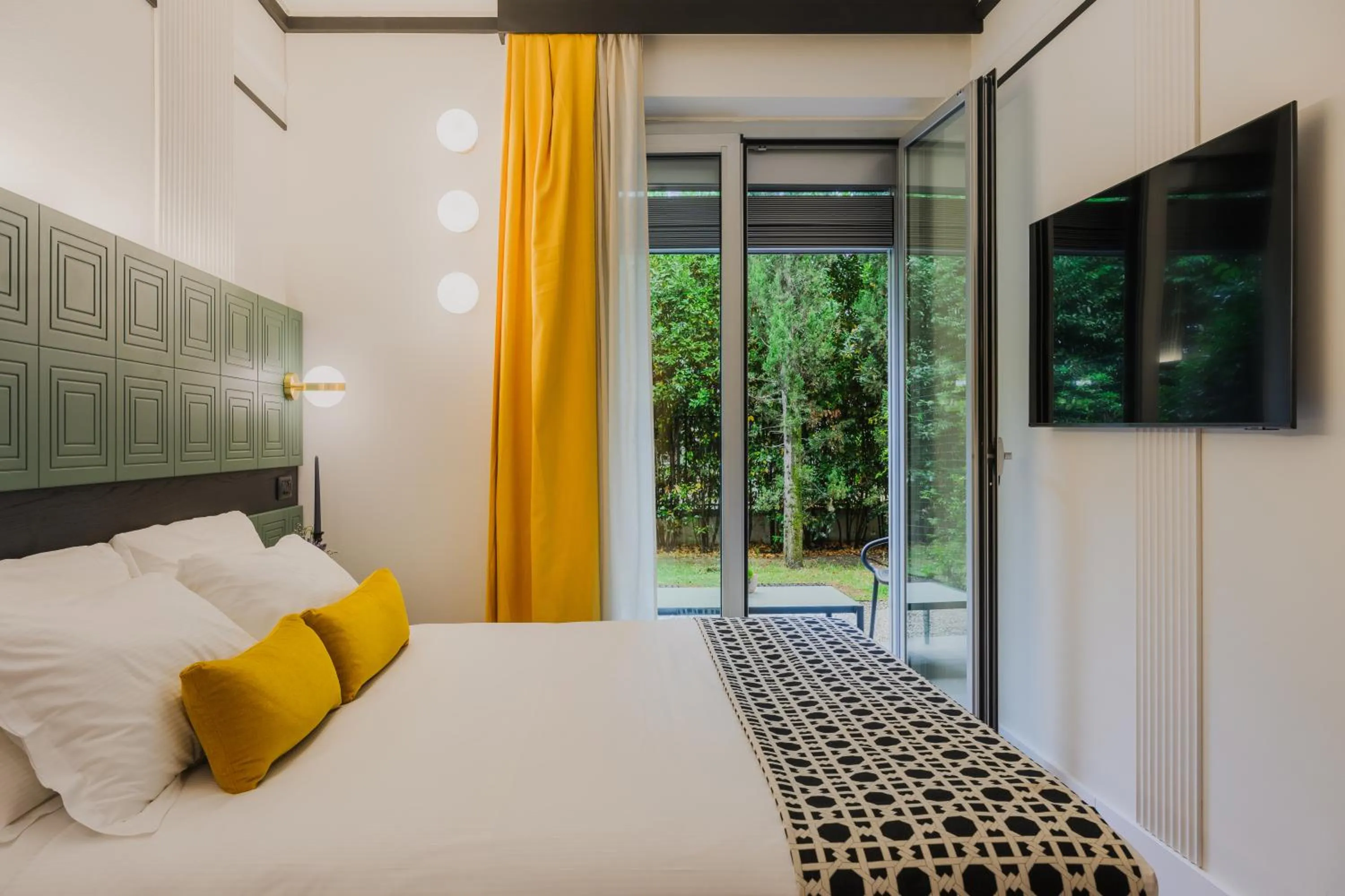 Bed in JOIVY Together Florence Urban Resort