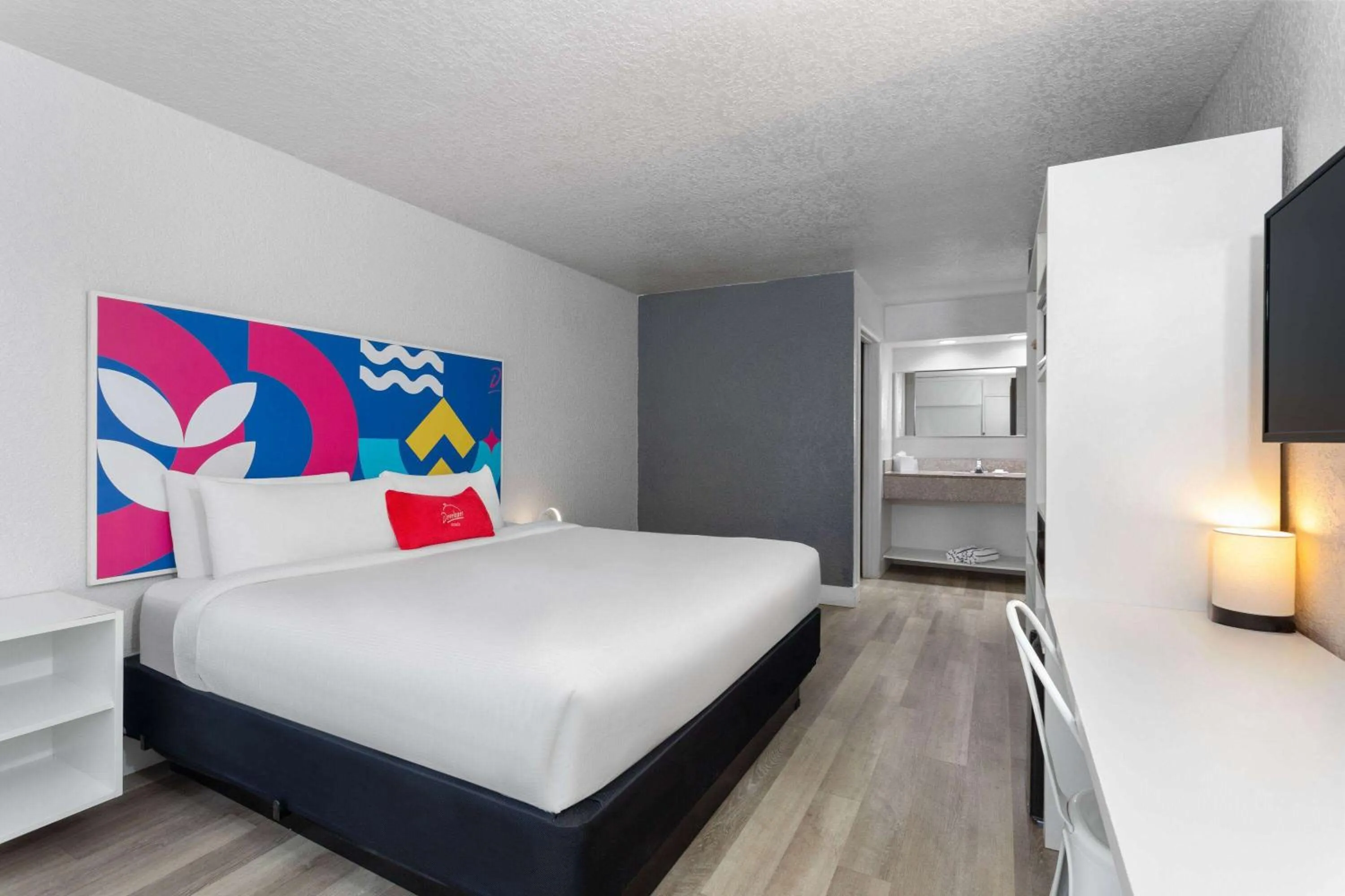 Photo of the whole room, Bed in Baymont by Wyndham Orlando Lake Buena Vista South