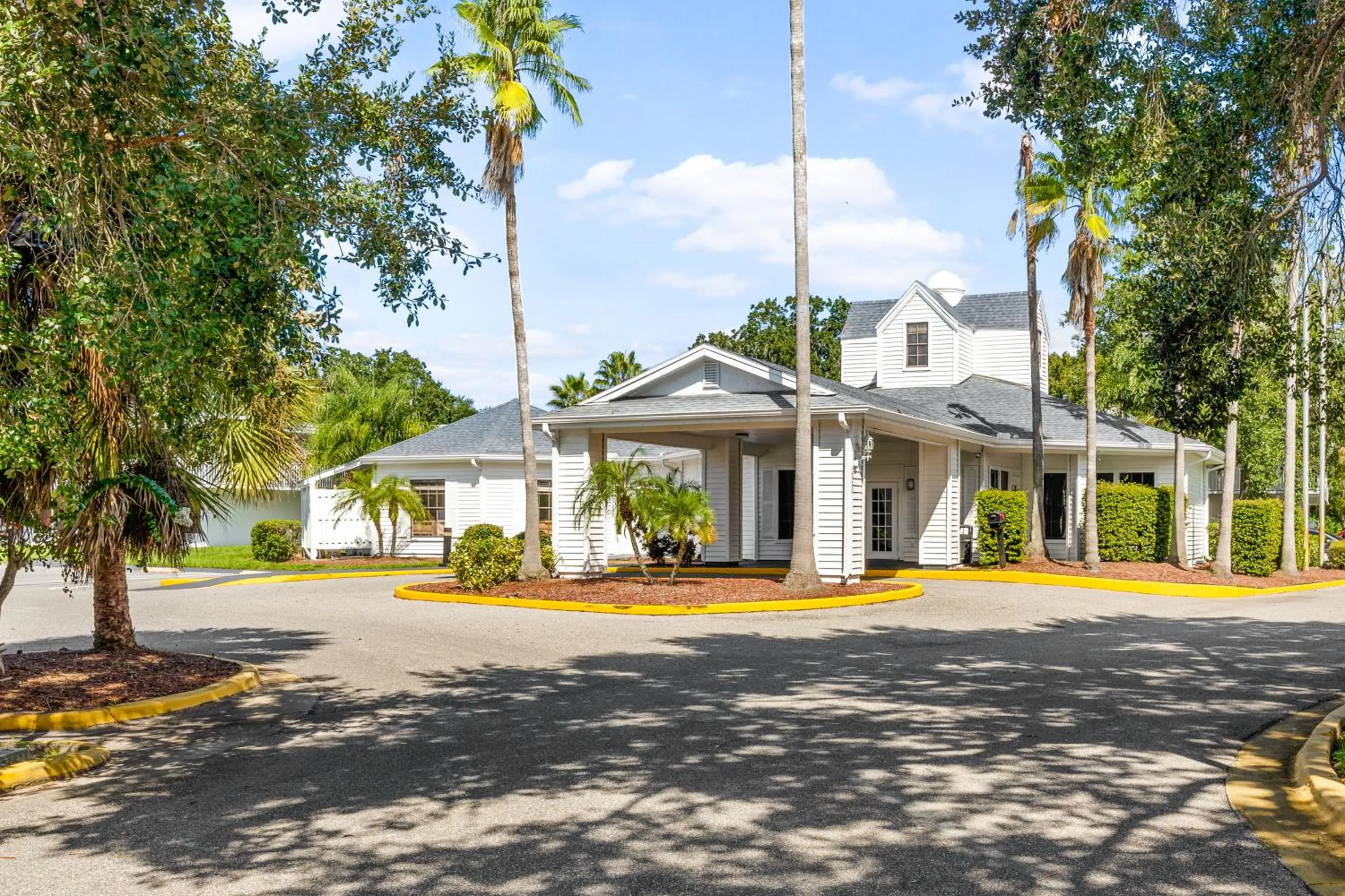 Property building in Baymont by Wyndham Orlando Lake Buena Vista South