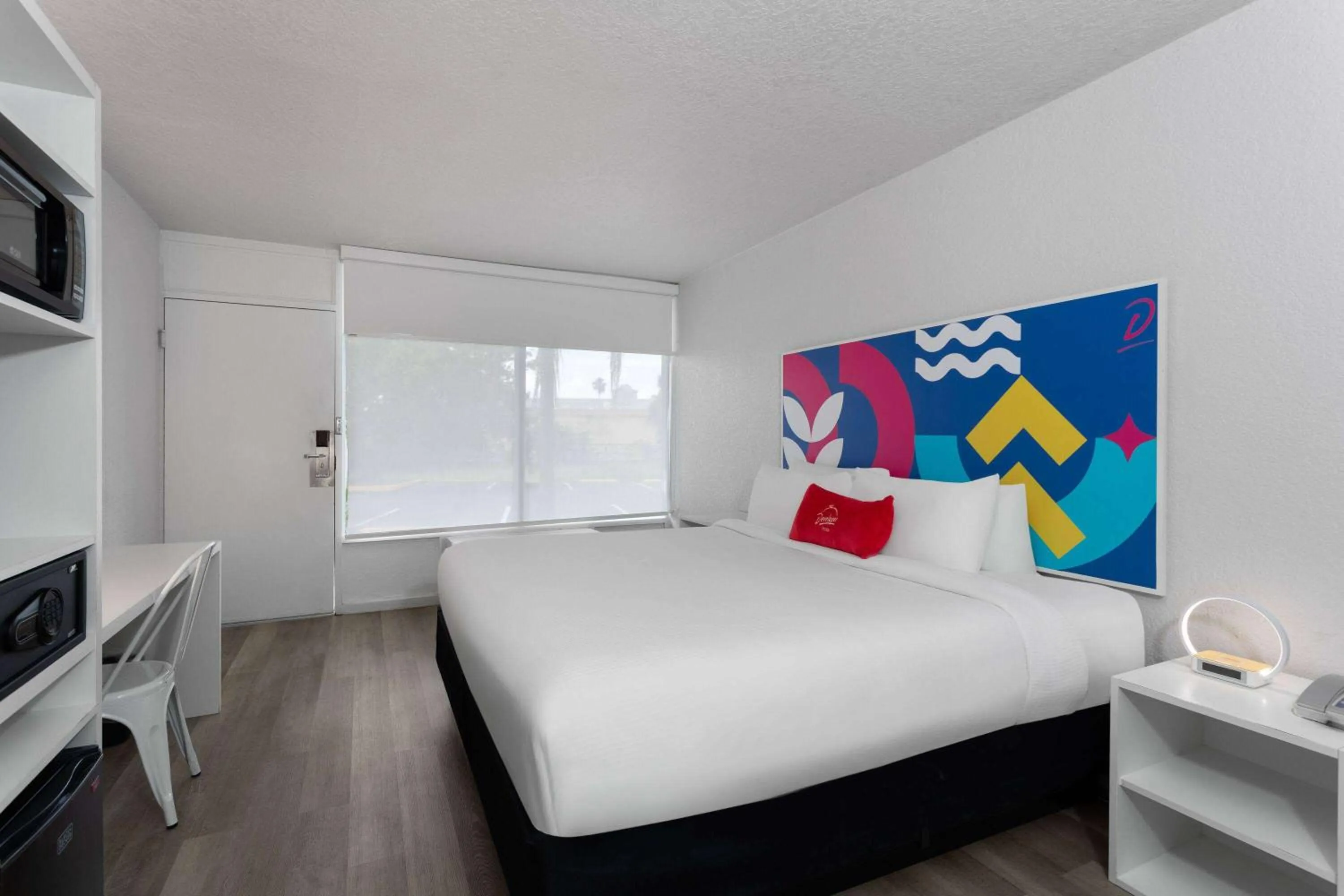 Photo of the whole room, Bed in Baymont by Wyndham Orlando Lake Buena Vista South