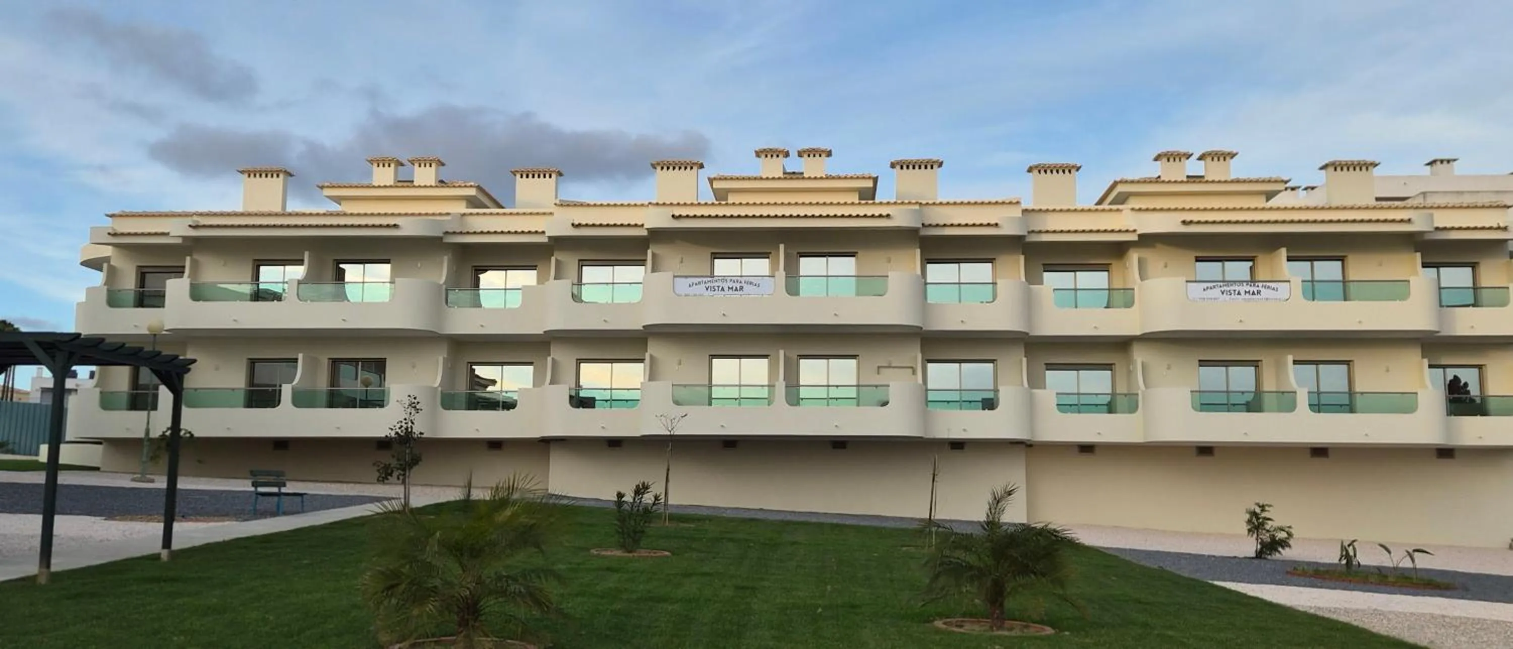 Property building in Apartamentos Vista Mar