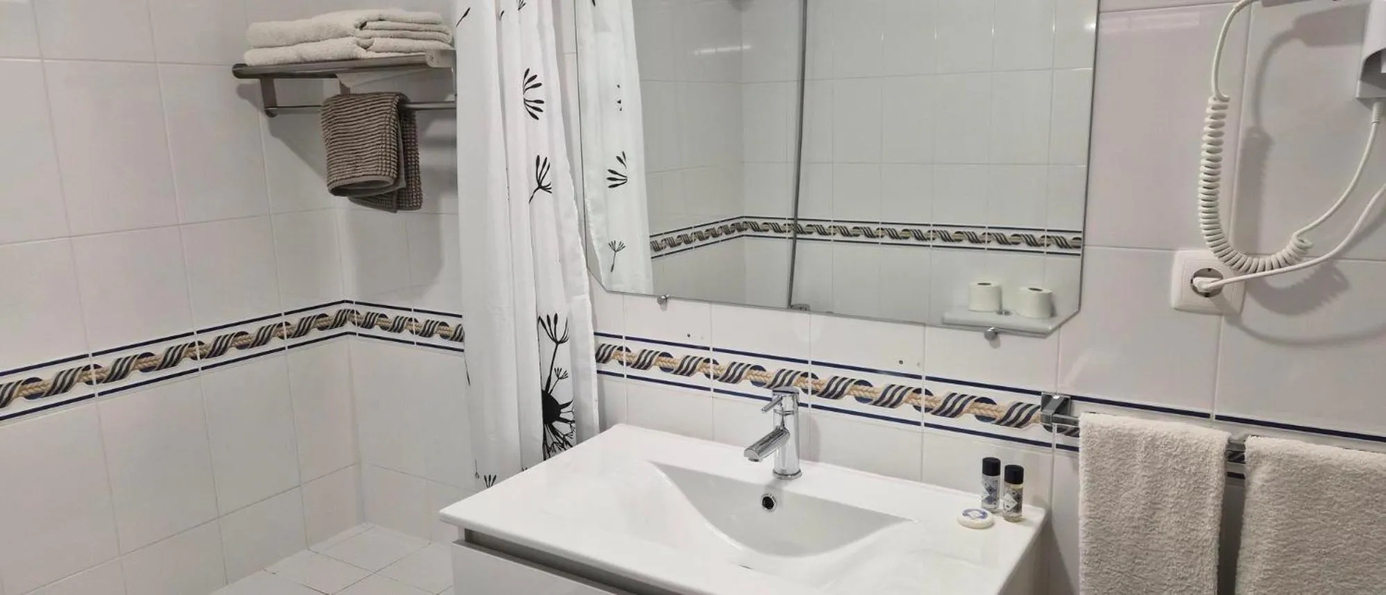 Bathroom in Apartamentos Vista Mar