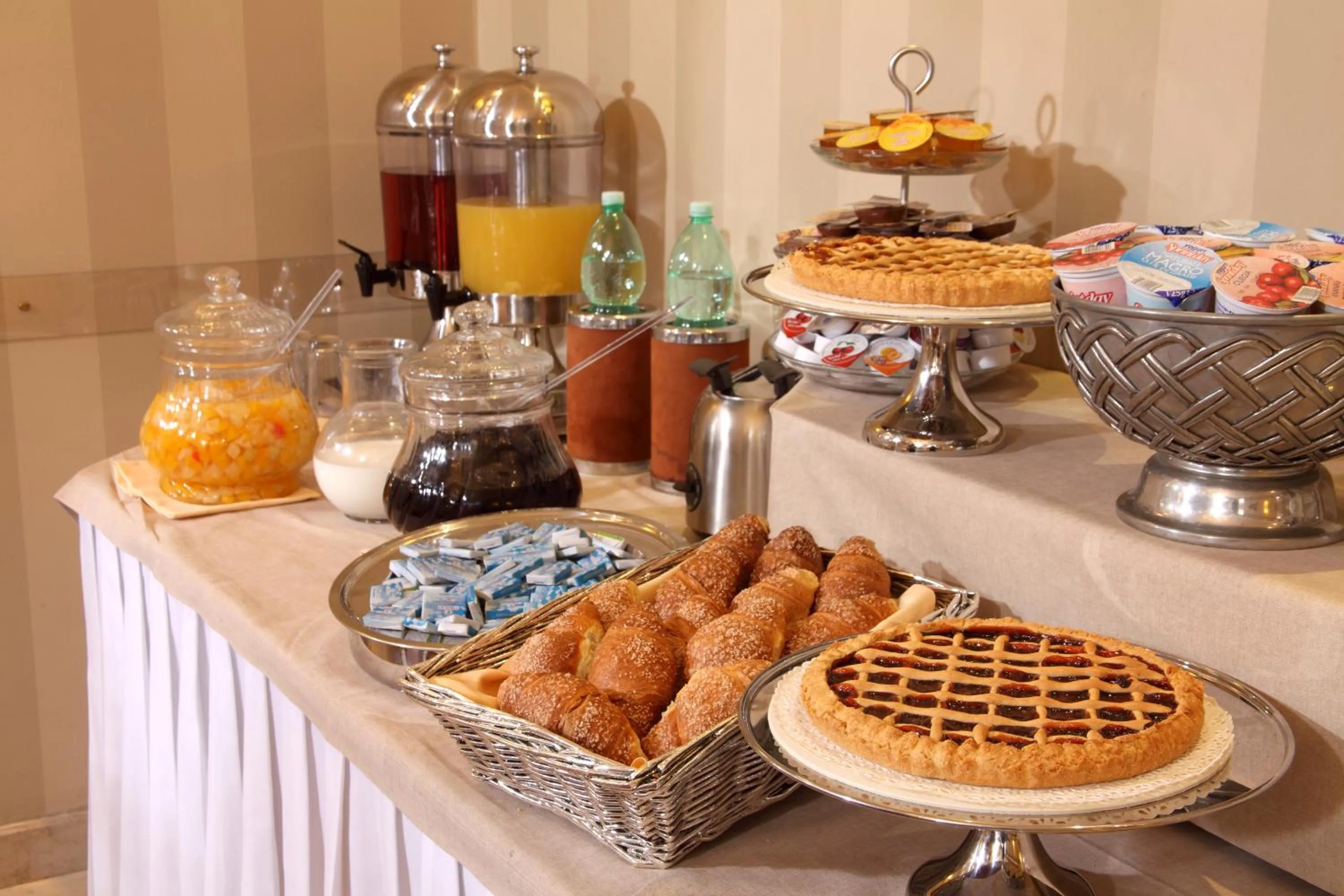 Food and drinks in Hotel Villa Glori