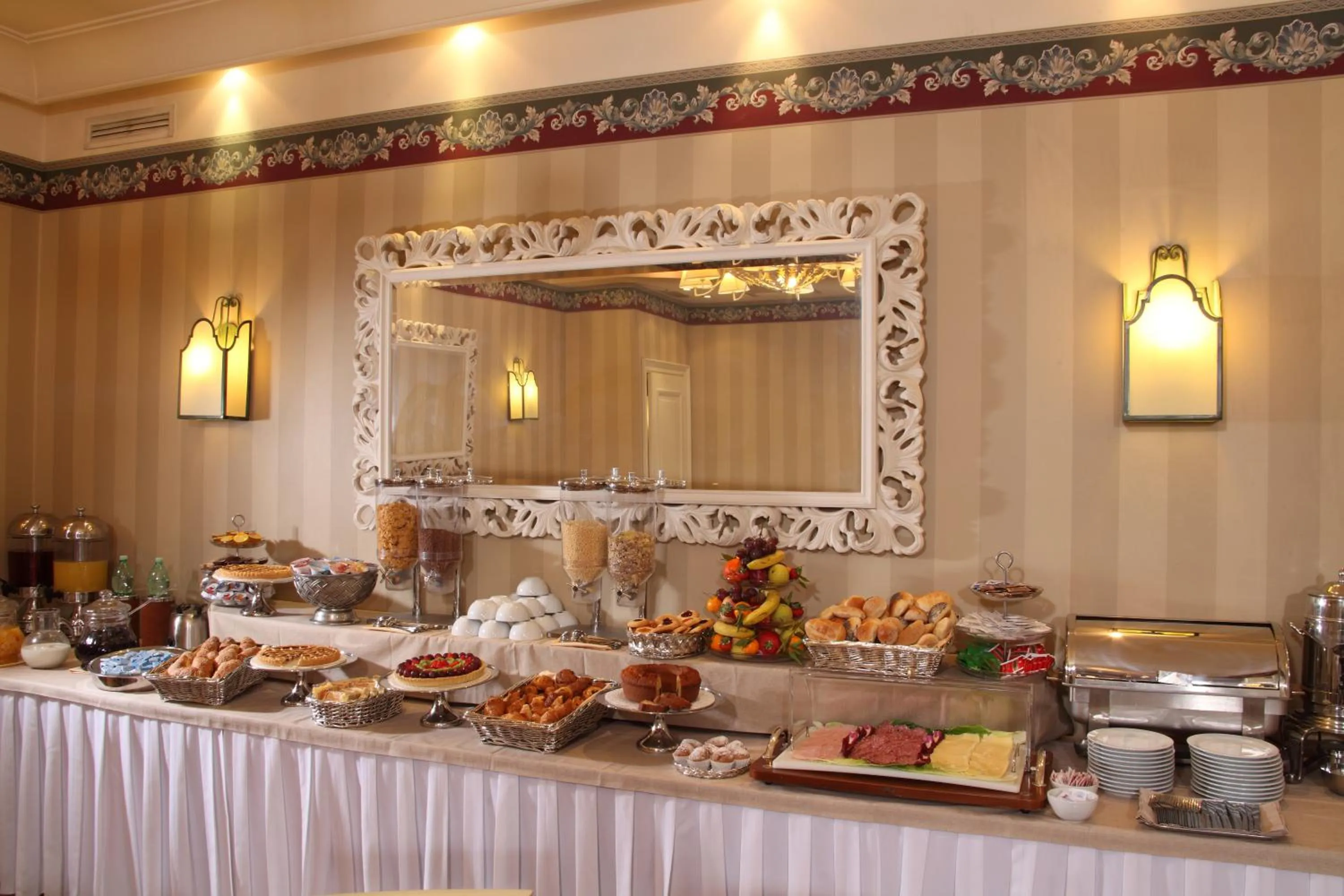 Food and drinks in Hotel Villa Glori