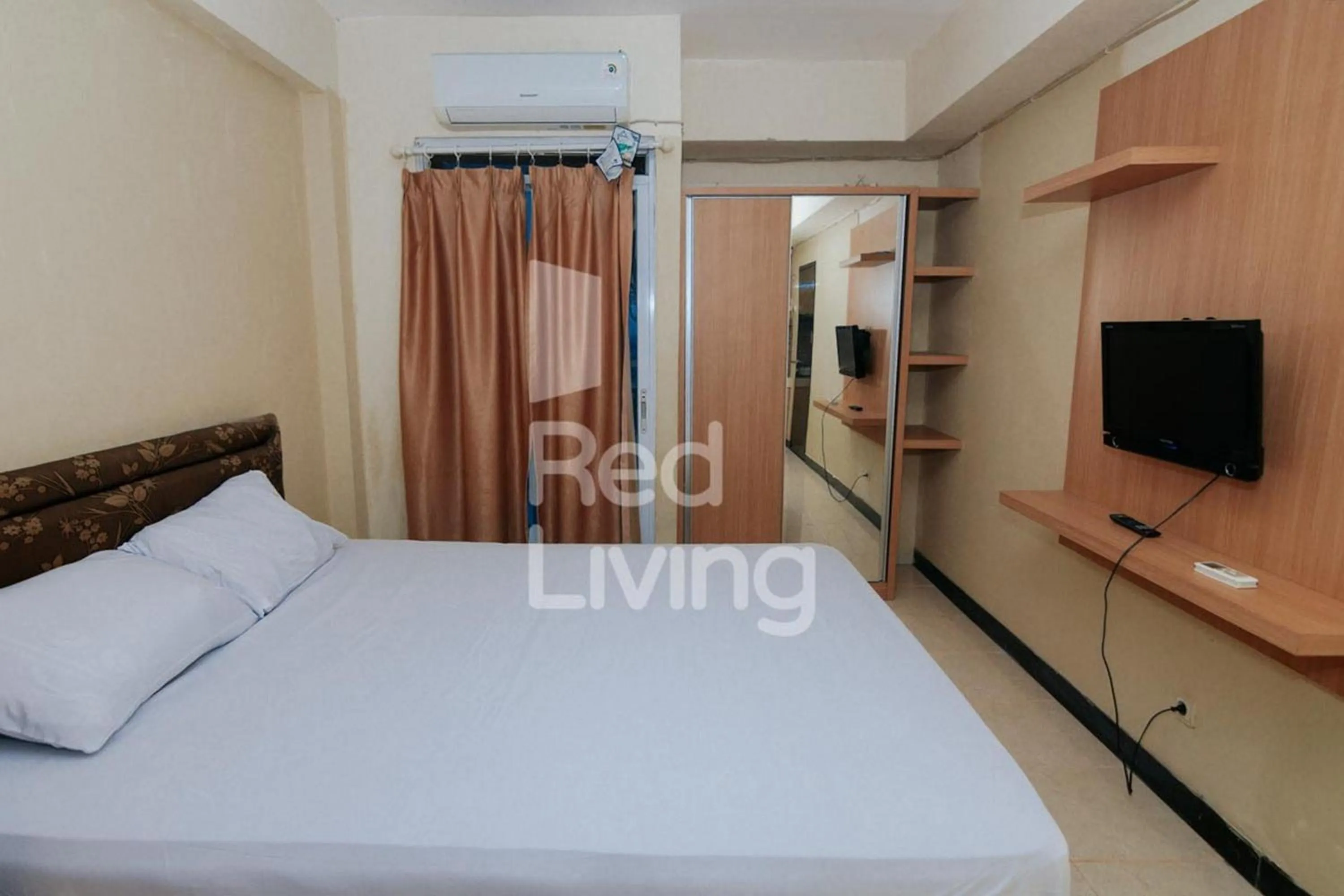 Bedroom, Bed in RedLiving Apartemen Casablanca East Residence - Kayla Property Tower B