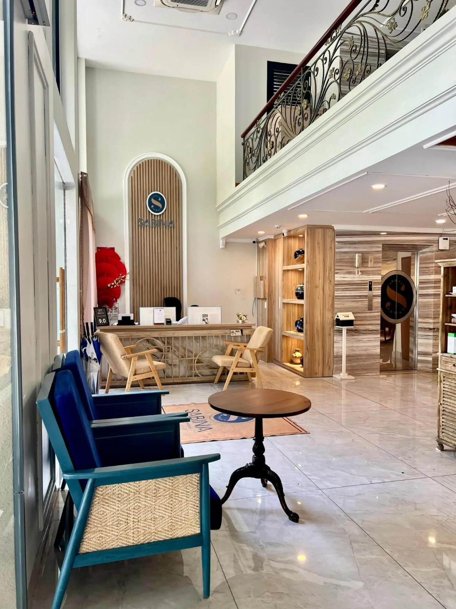 Lobby or reception in Sabina Boutique Hotel 3