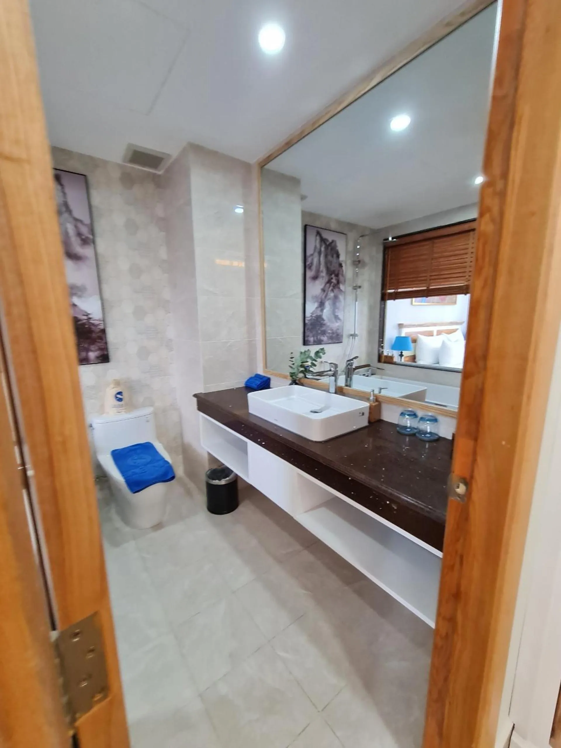 Bathroom, Bed in Sabina Boutique Hotel 3