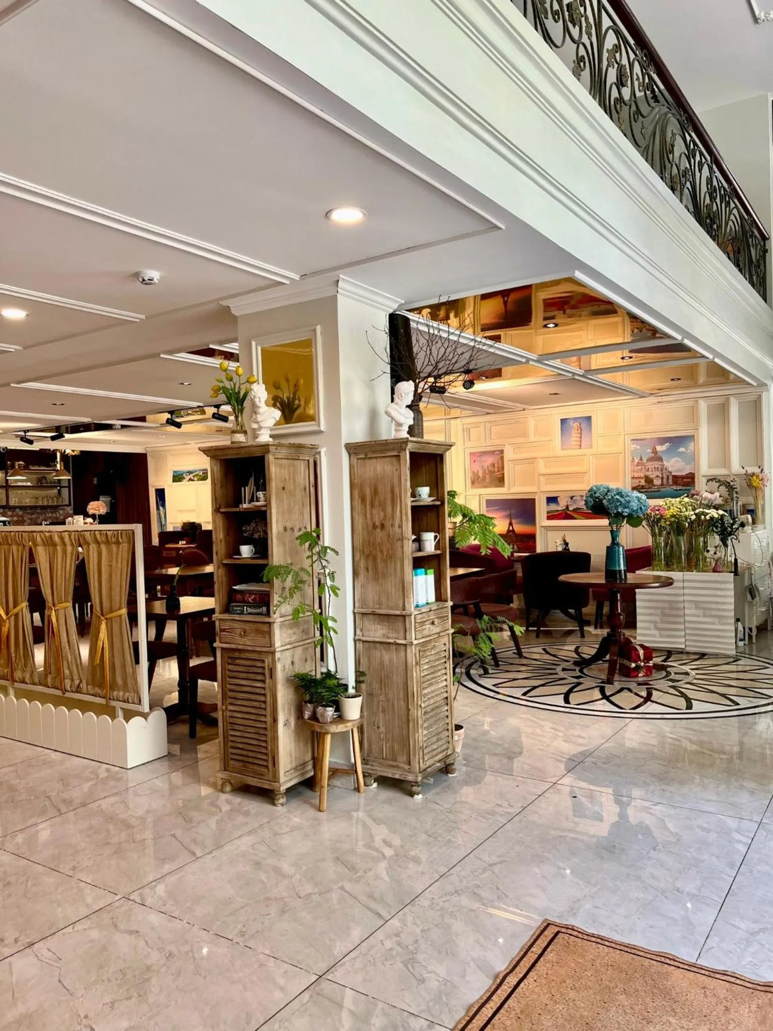 Restaurant/places to eat in Sabina Boutique Hotel 3