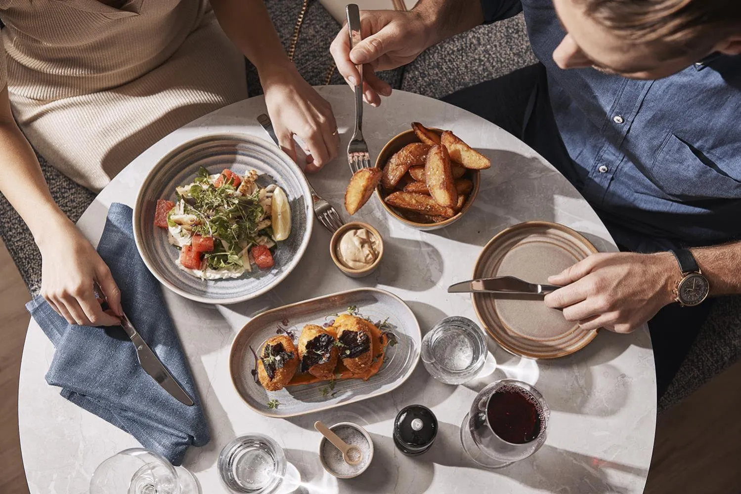 Food and drinks in Hotel Alba Adelaide