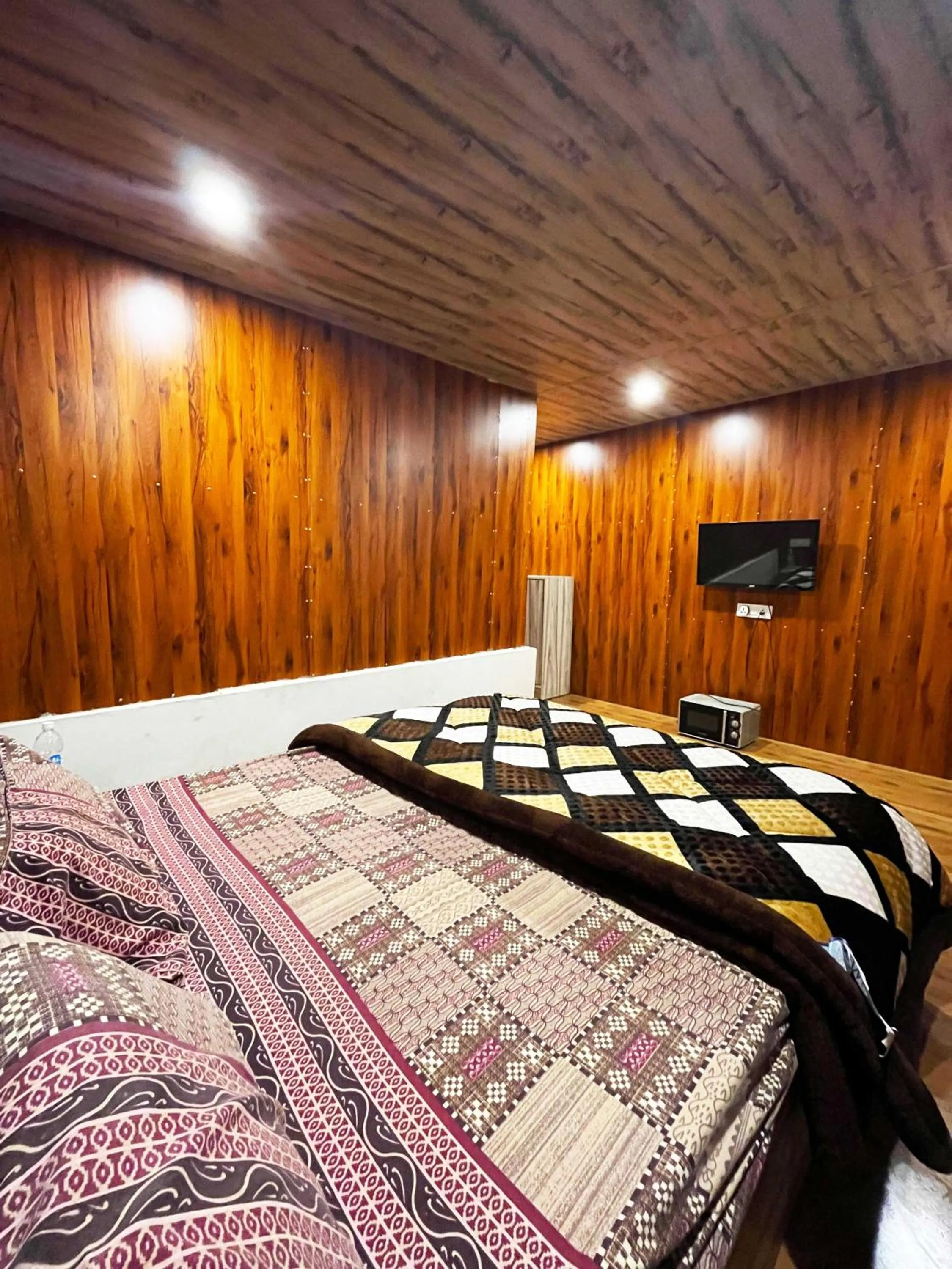 Bedroom in Hotel O Royal Tree Cafe And Resort