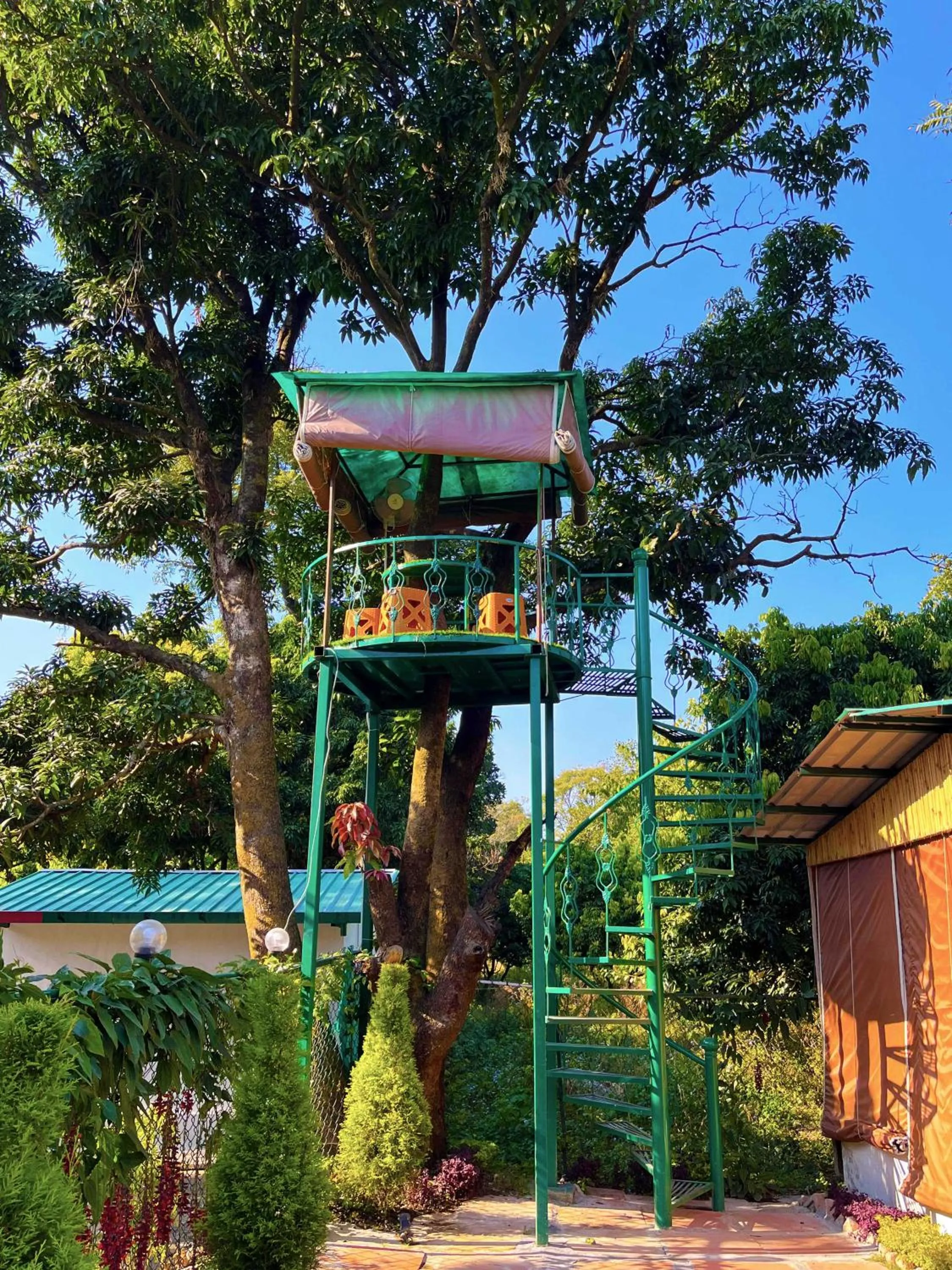 Facade/entrance in Hotel O Royal Tree Cafe And Resort