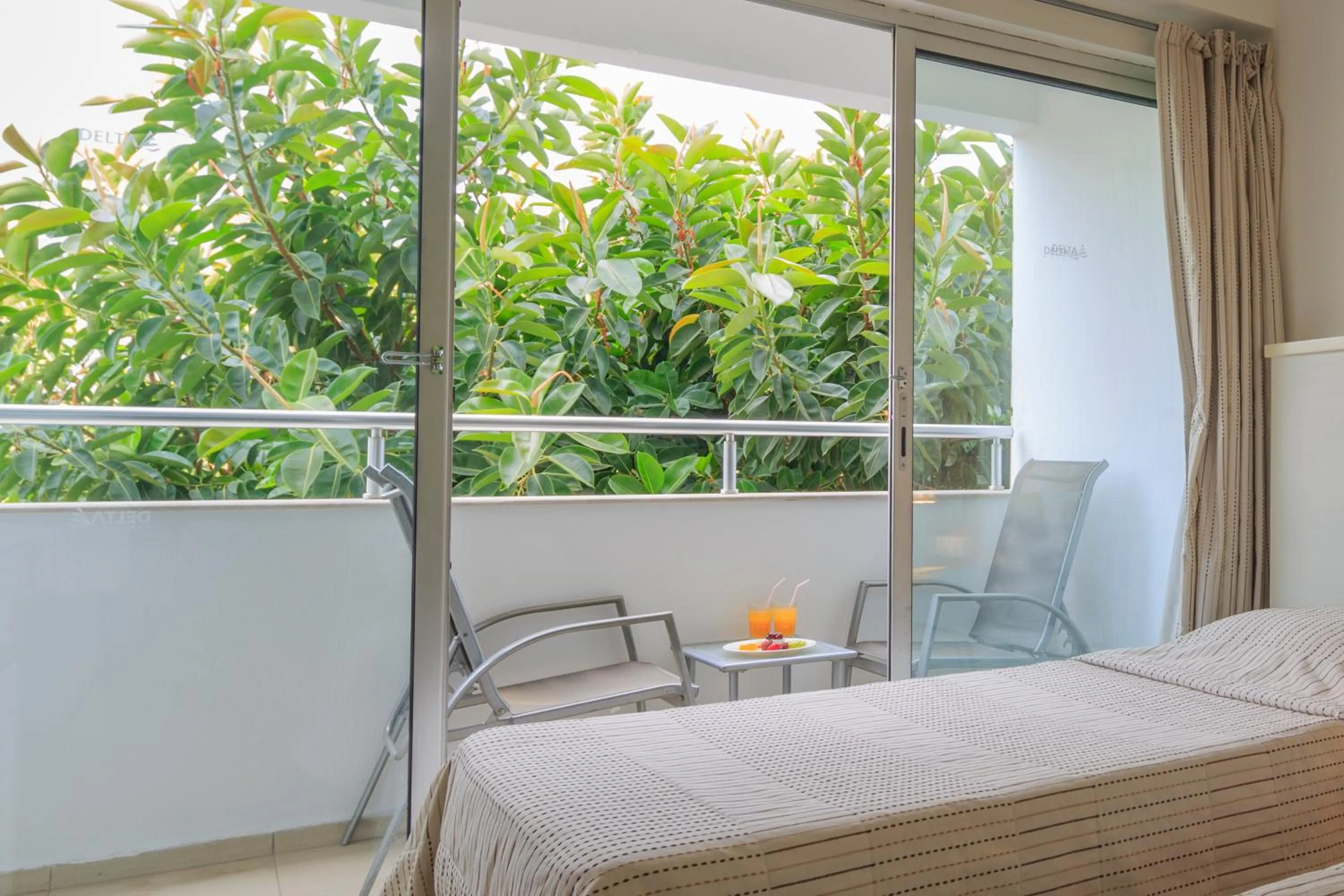 Balcony/Terrace, Bed in Hotel Delta